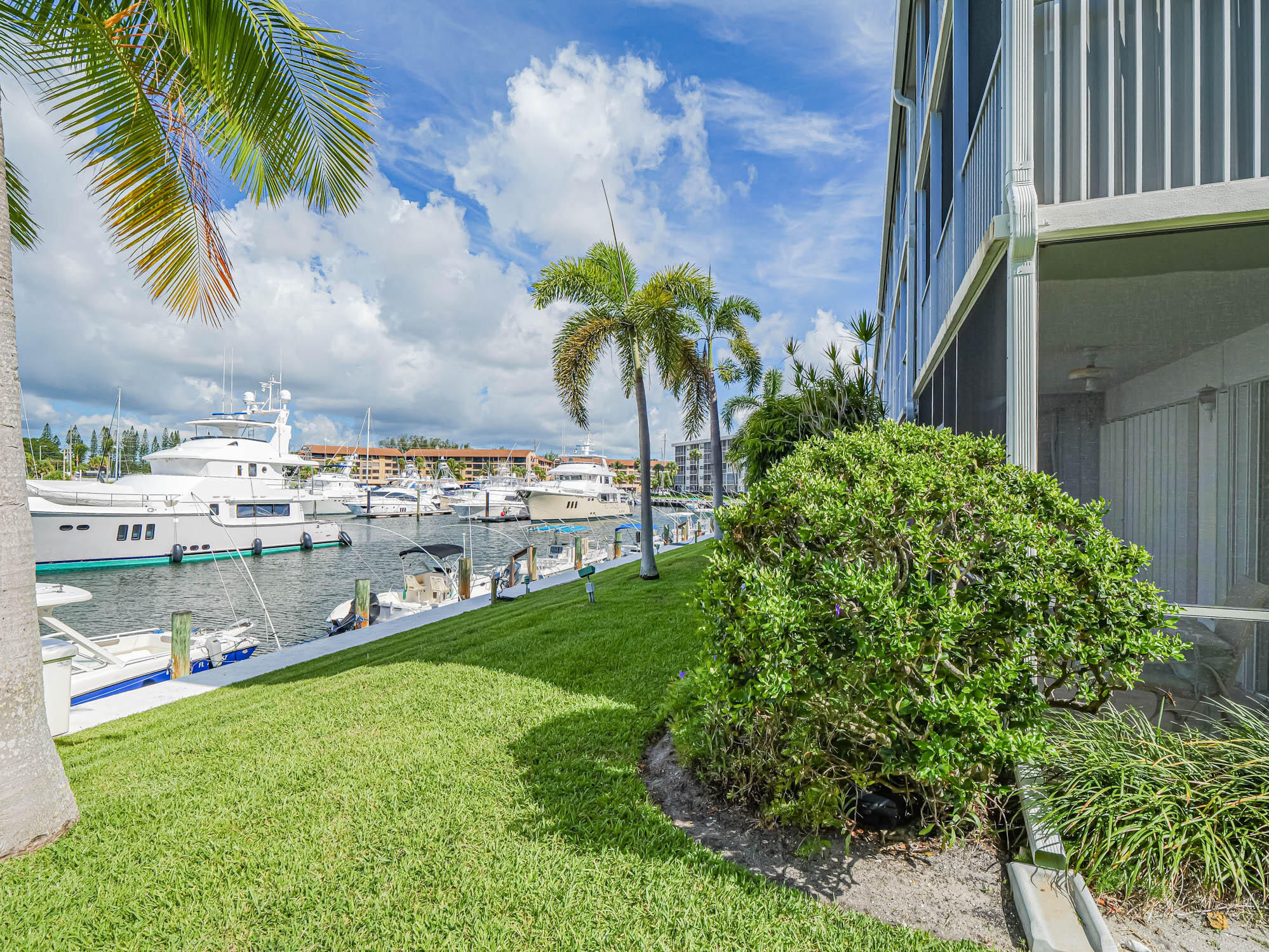 YACHT HARBOUR LANDINGS CONDO - Residential Lease