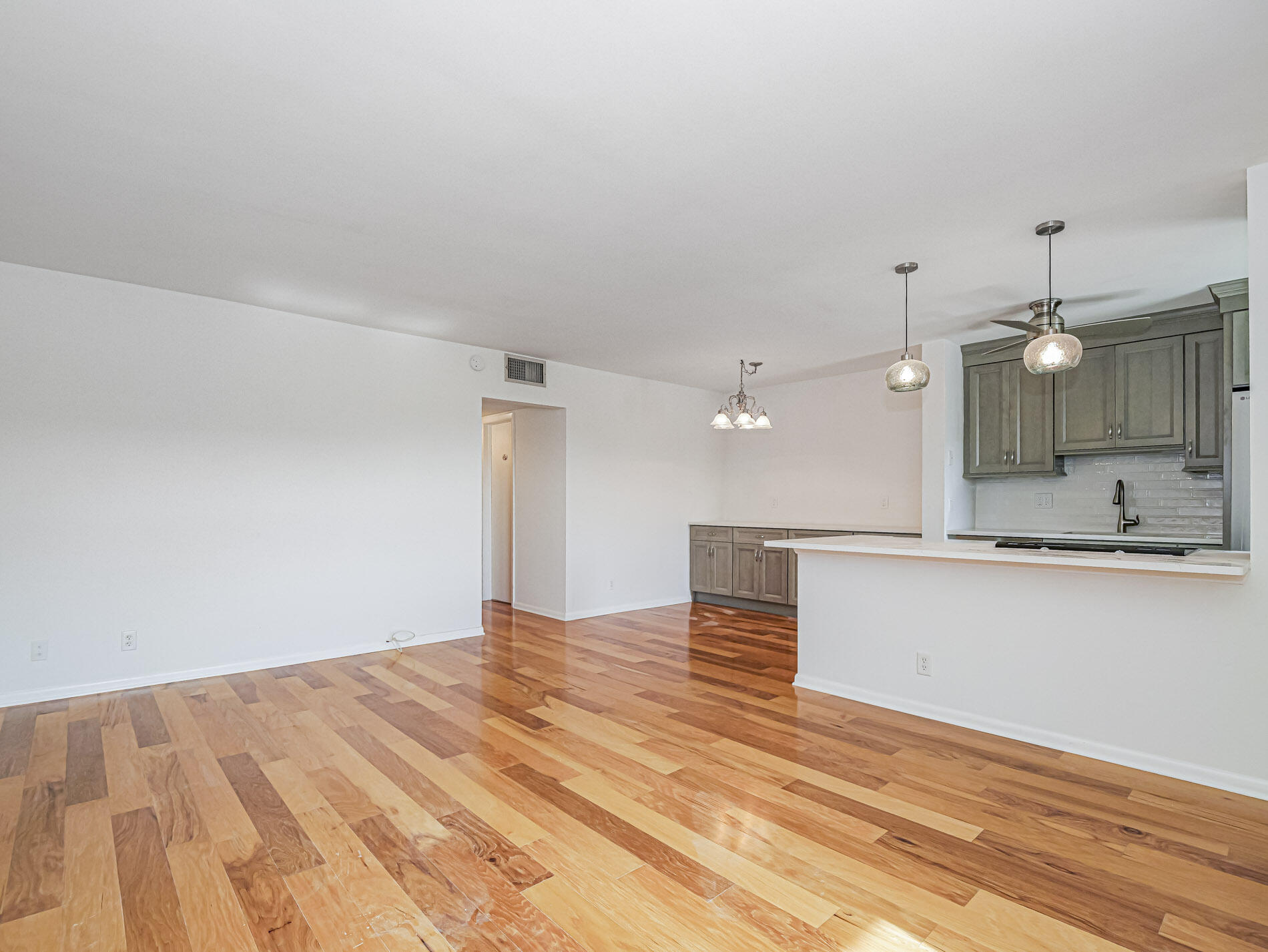 YACHT HARBOUR LANDINGS CONDO - Residential Lease