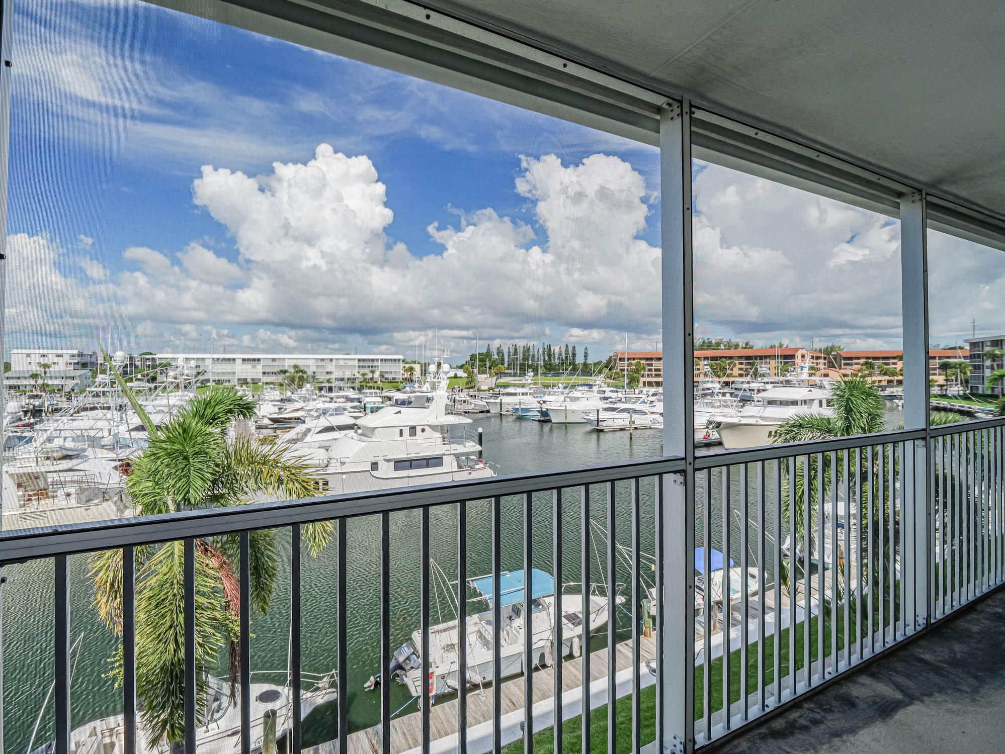 YACHT HARBOUR LANDINGS CONDO - Residential Lease