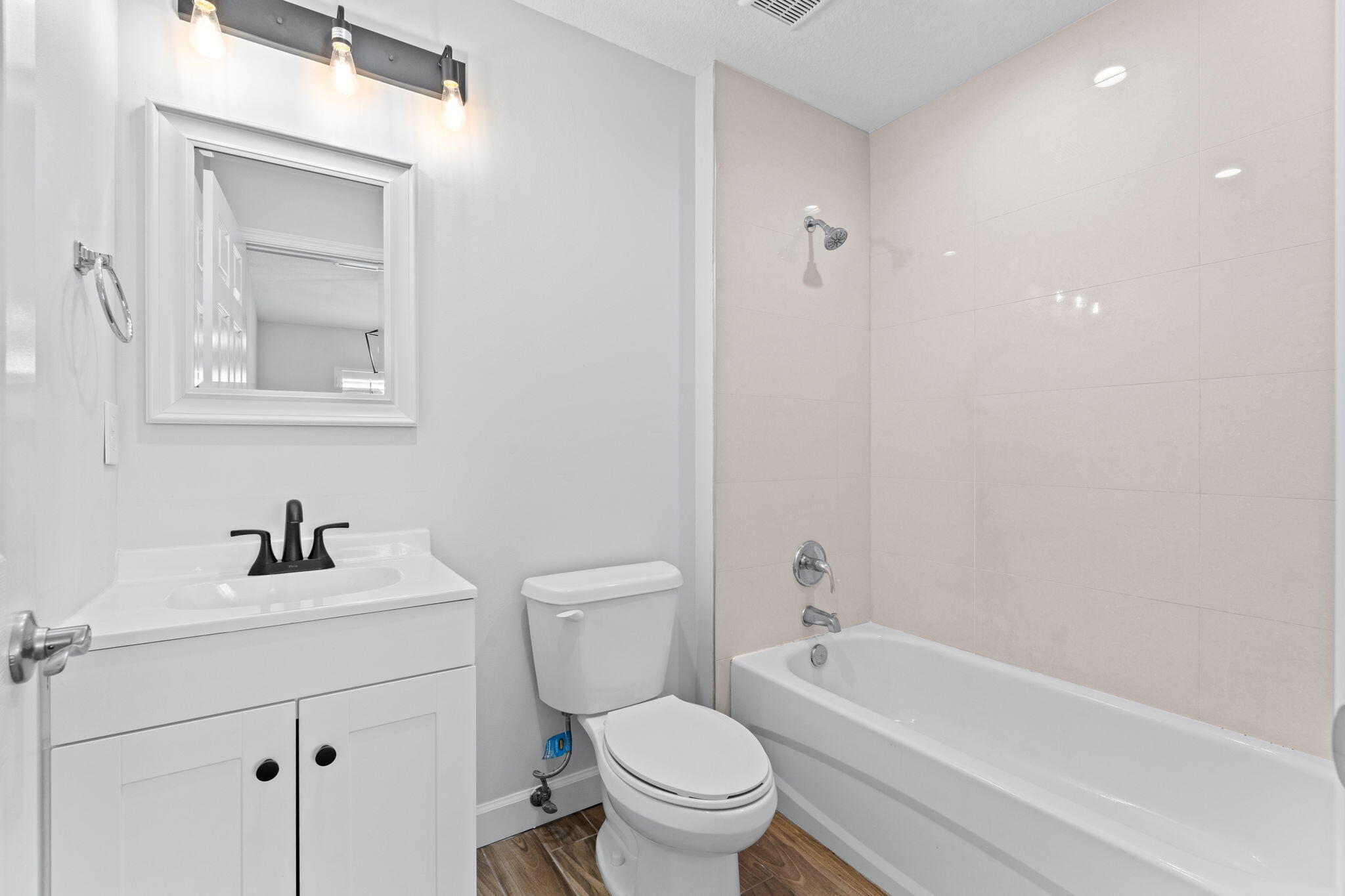 RIVIERA IN PB 2 - Residential Lease