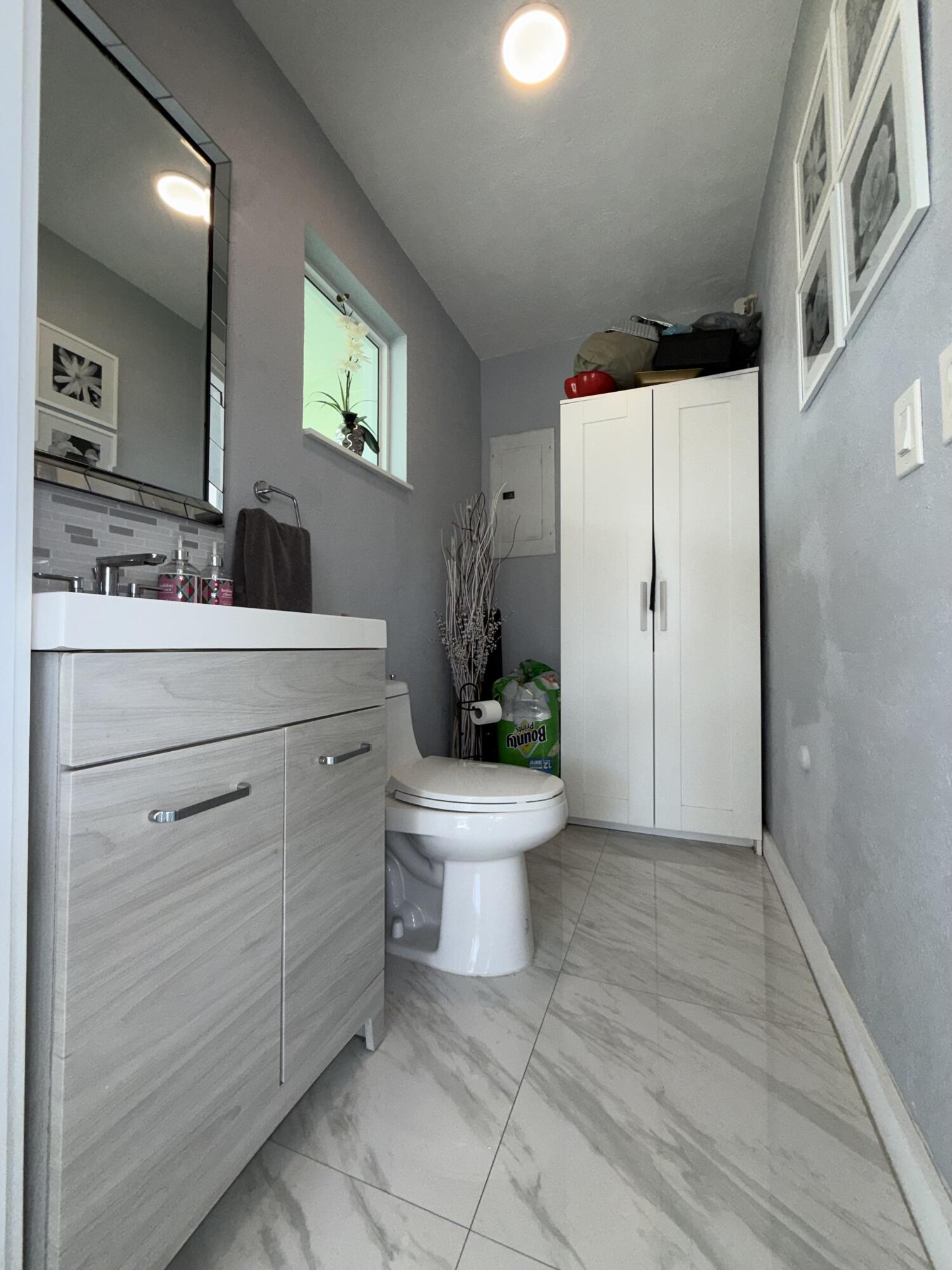 ASCOT PARK - Residential Lease