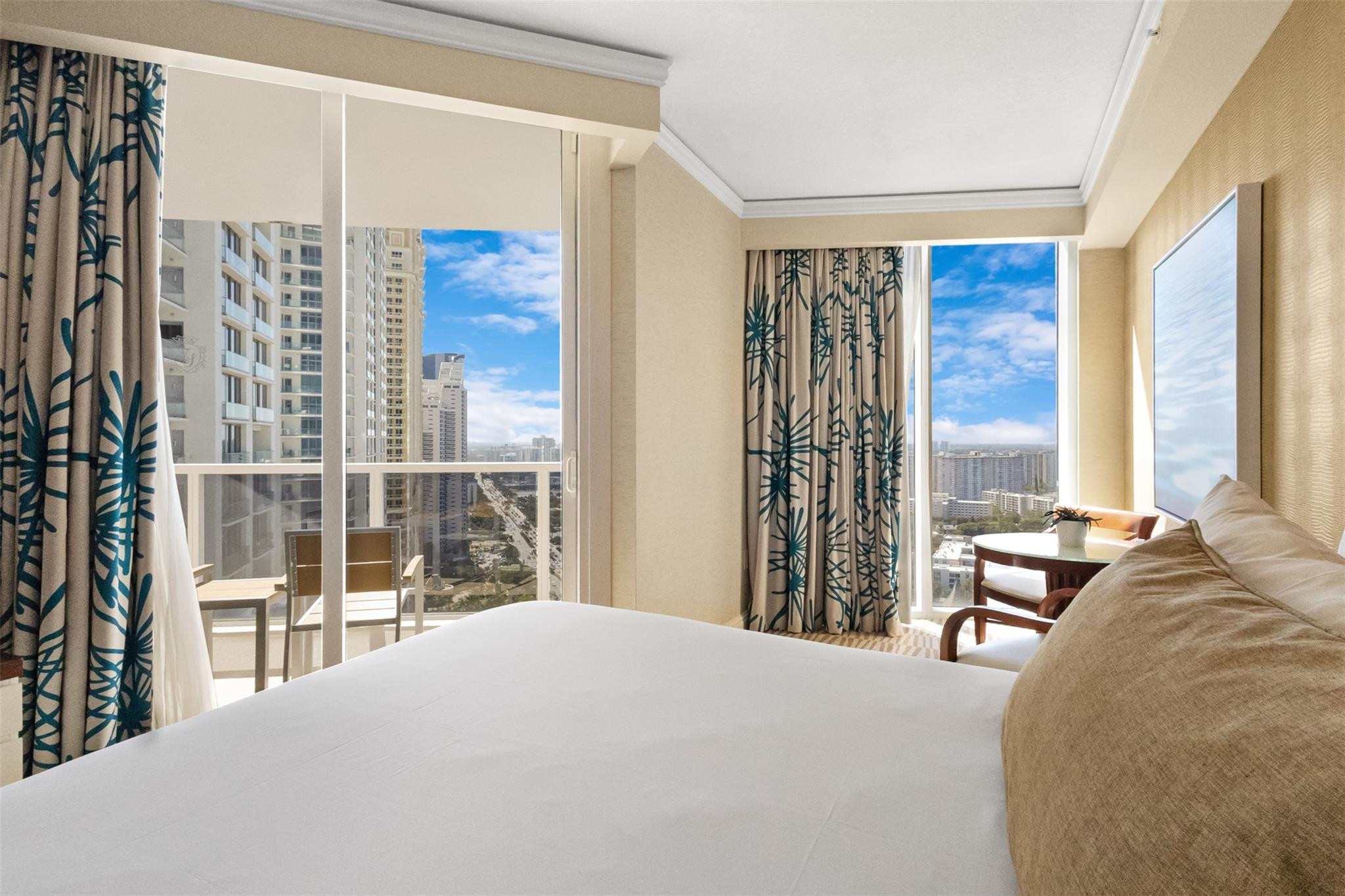 TRUMP INTERNATIONAL SONESTA - Residential