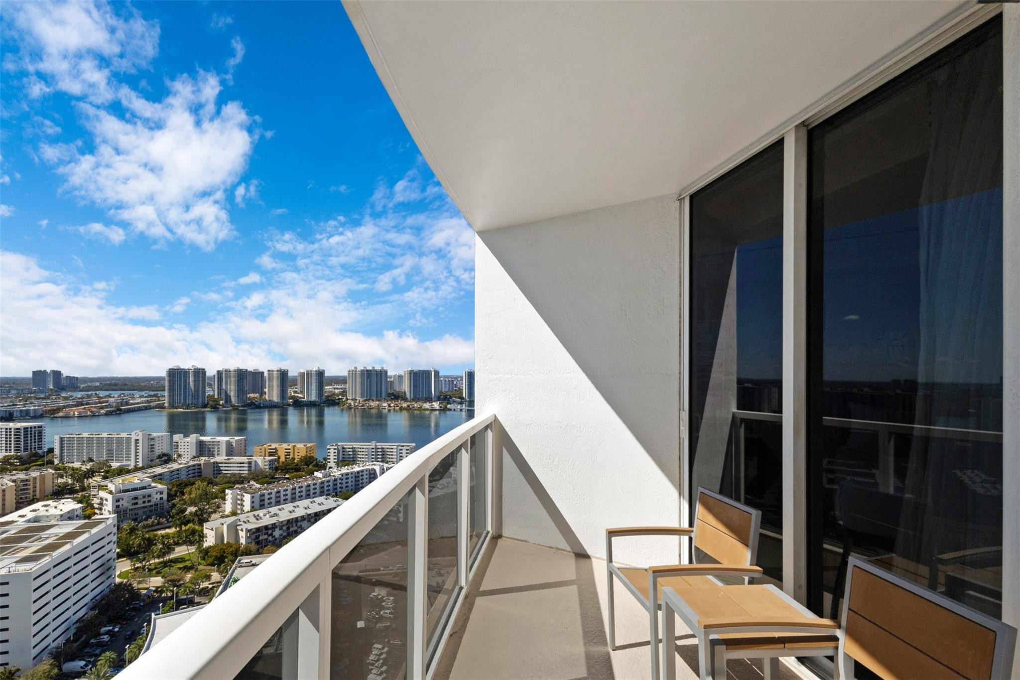 TRUMP INTERNATIONAL SONESTA - Residential