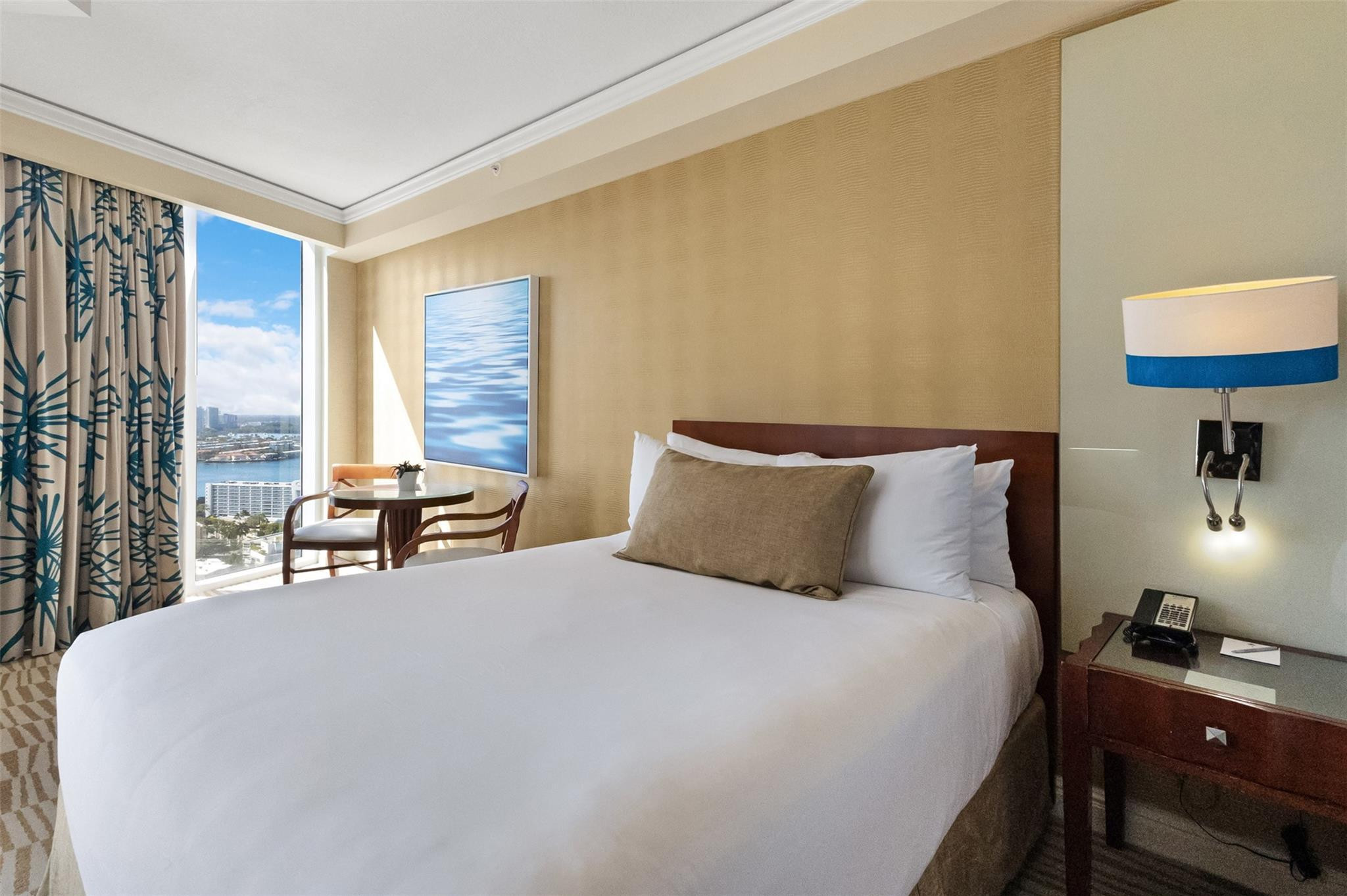 TRUMP INTERNATIONAL SONESTA - Residential