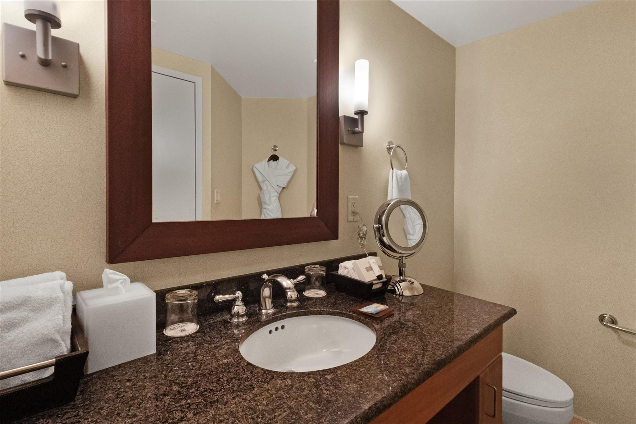 TRUMP INTERNATIONAL SONESTA - Residential