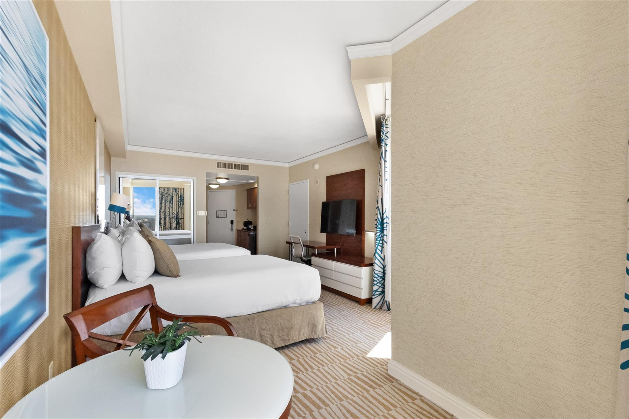 TRUMP INTERNATIONAL SONESTA - Residential