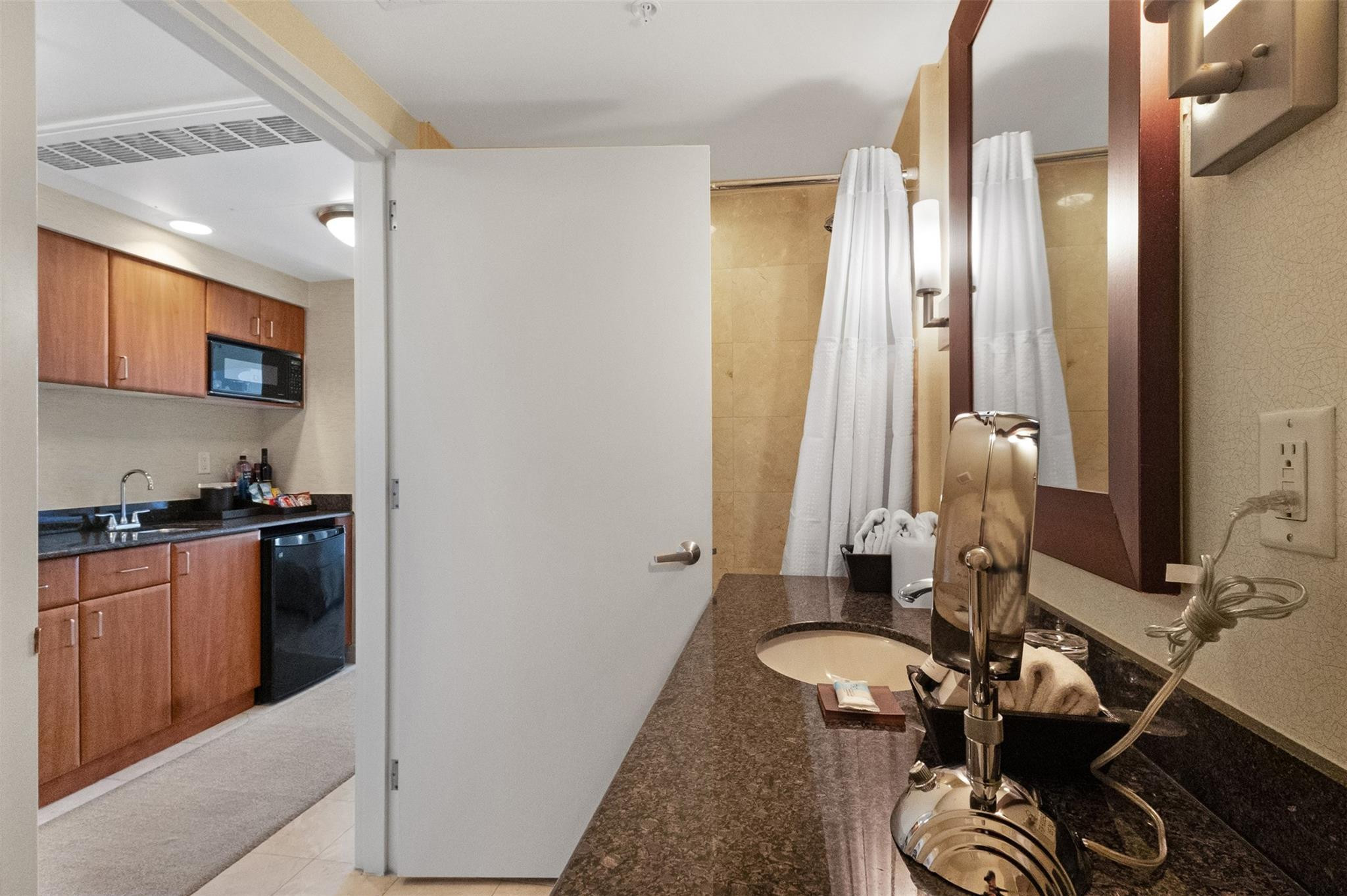 TRUMP INTERNATIONAL SONESTA - Residential