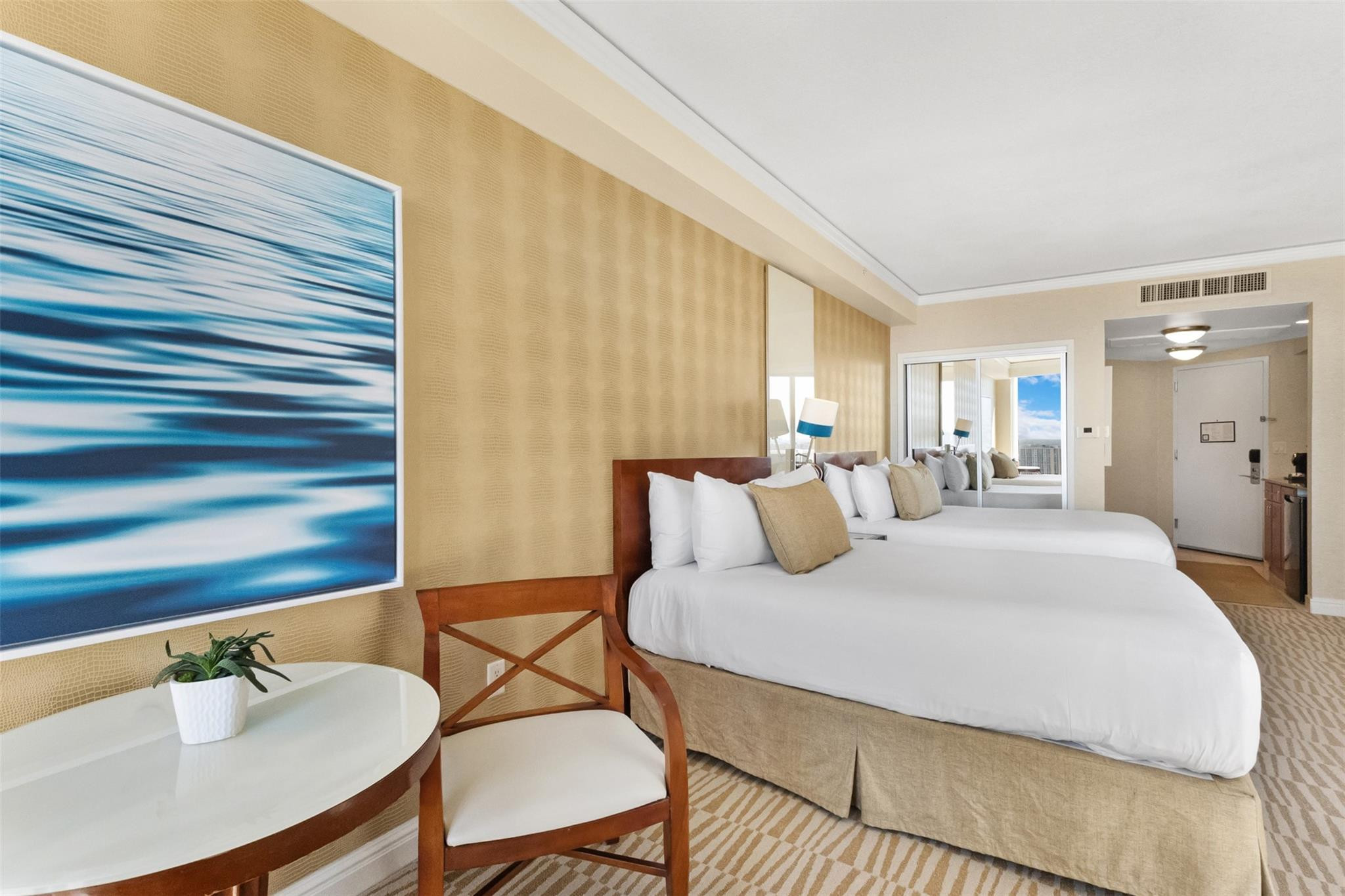 TRUMP INTERNATIONAL SONESTA - Residential