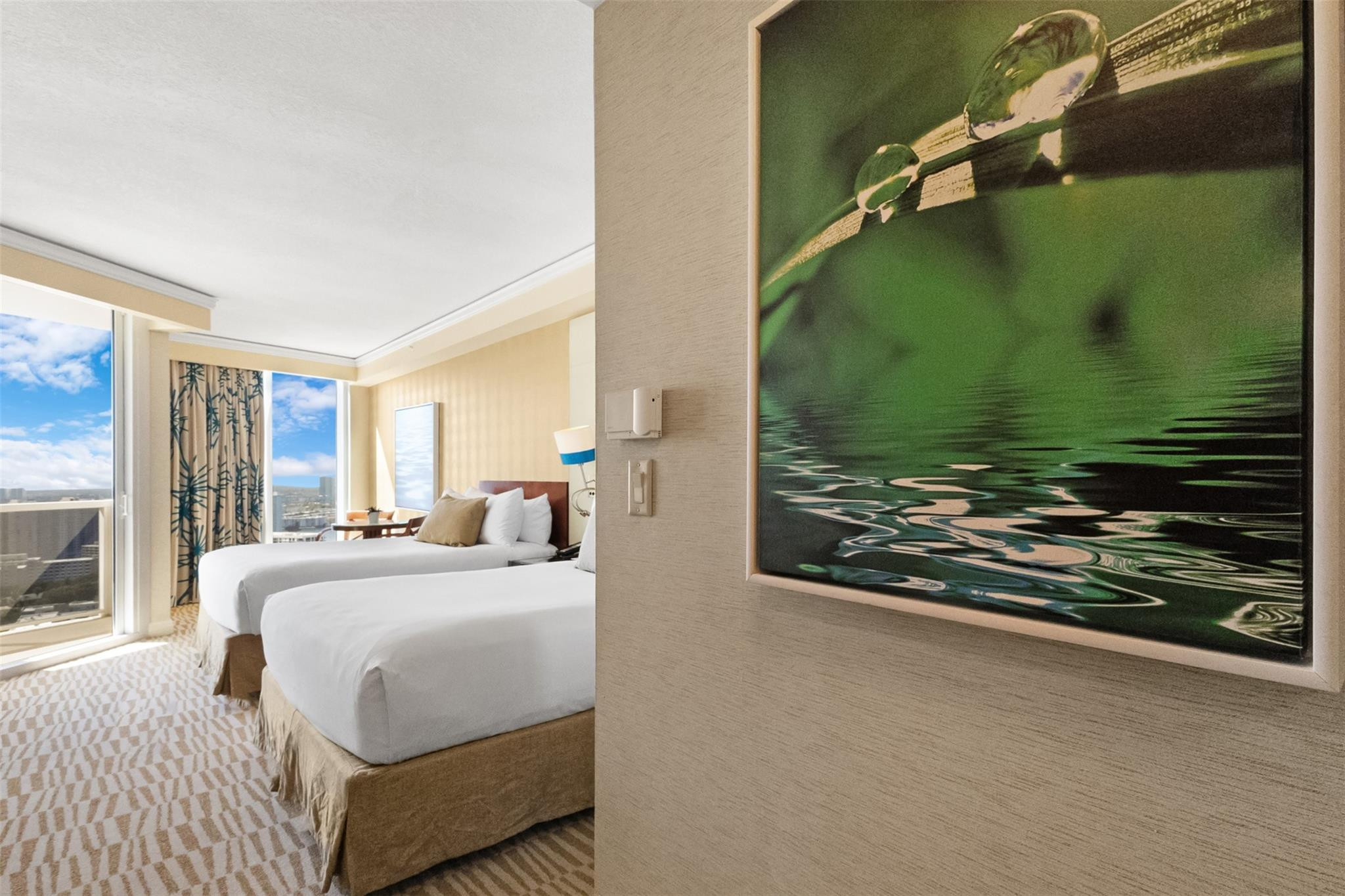 TRUMP INTERNATIONAL SONESTA - Residential