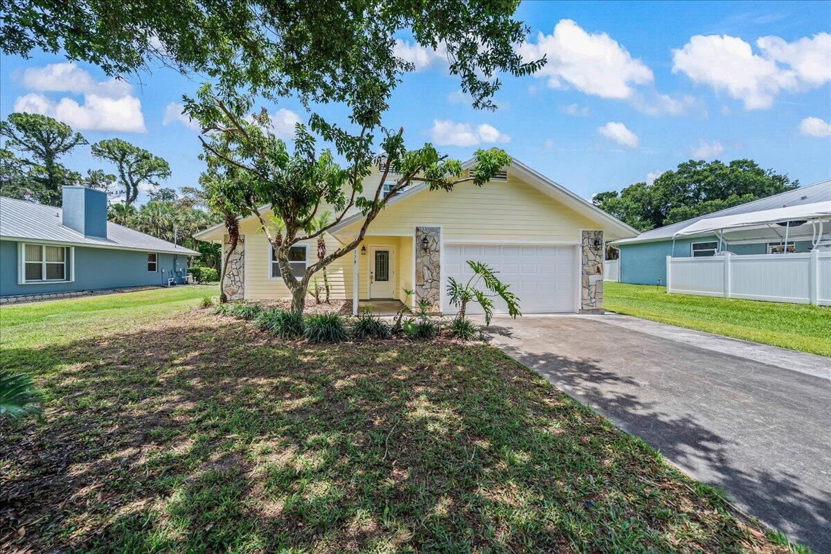 SEBASTIAN HIGHLANDS UNIT 17 - Residential