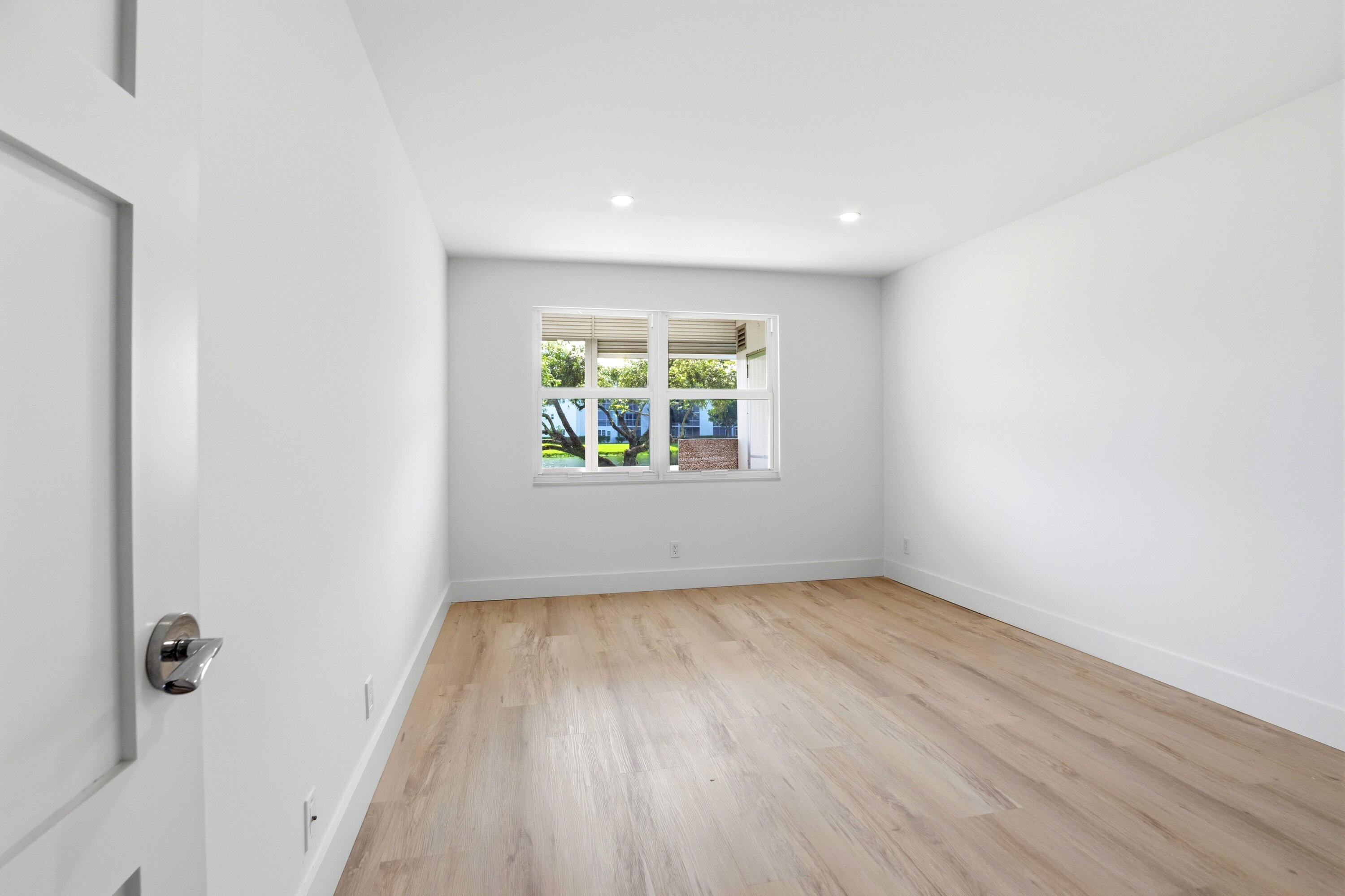 GUILDFORD AT CENTURY VILLAGE CONDO - Residential