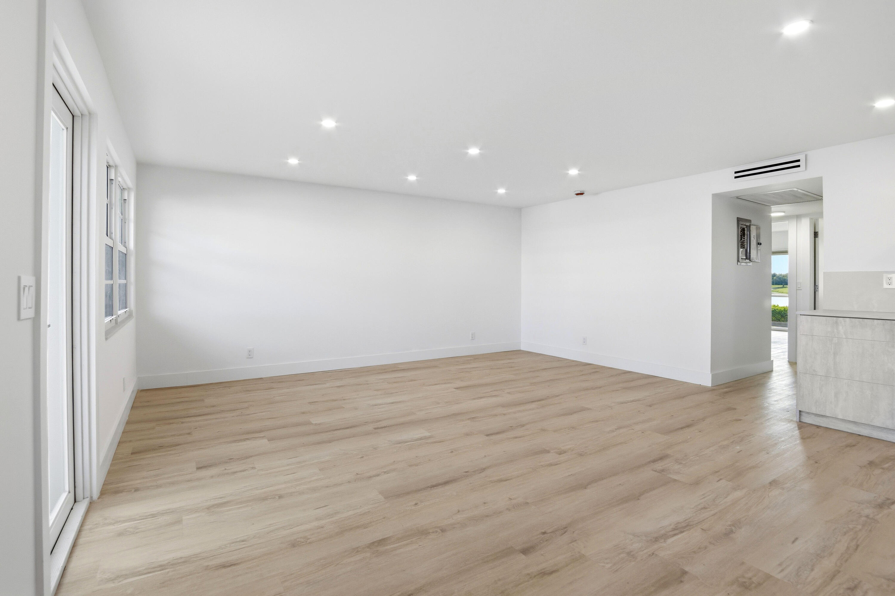 GUILDFORD AT CENTURY VILLAGE CONDO - Residential