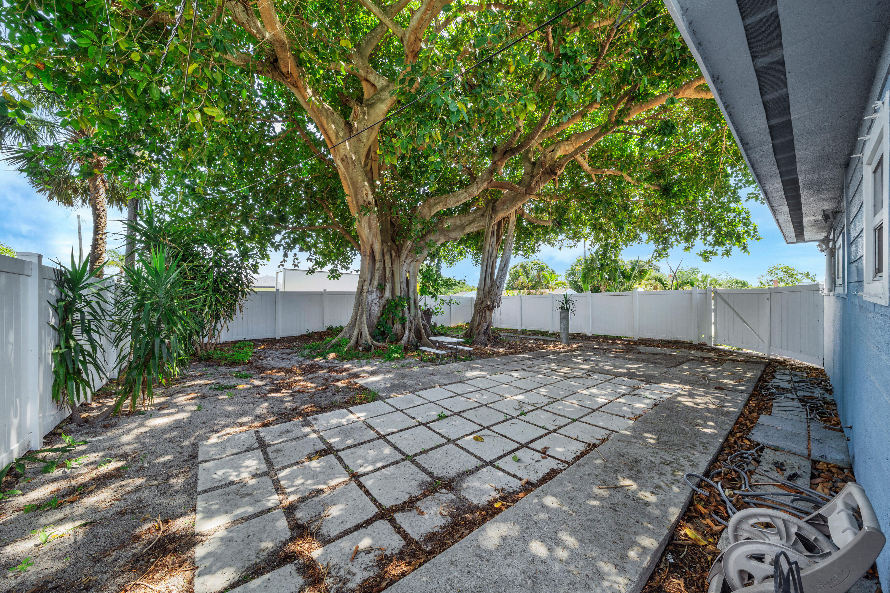 El Monte Park - Residential
