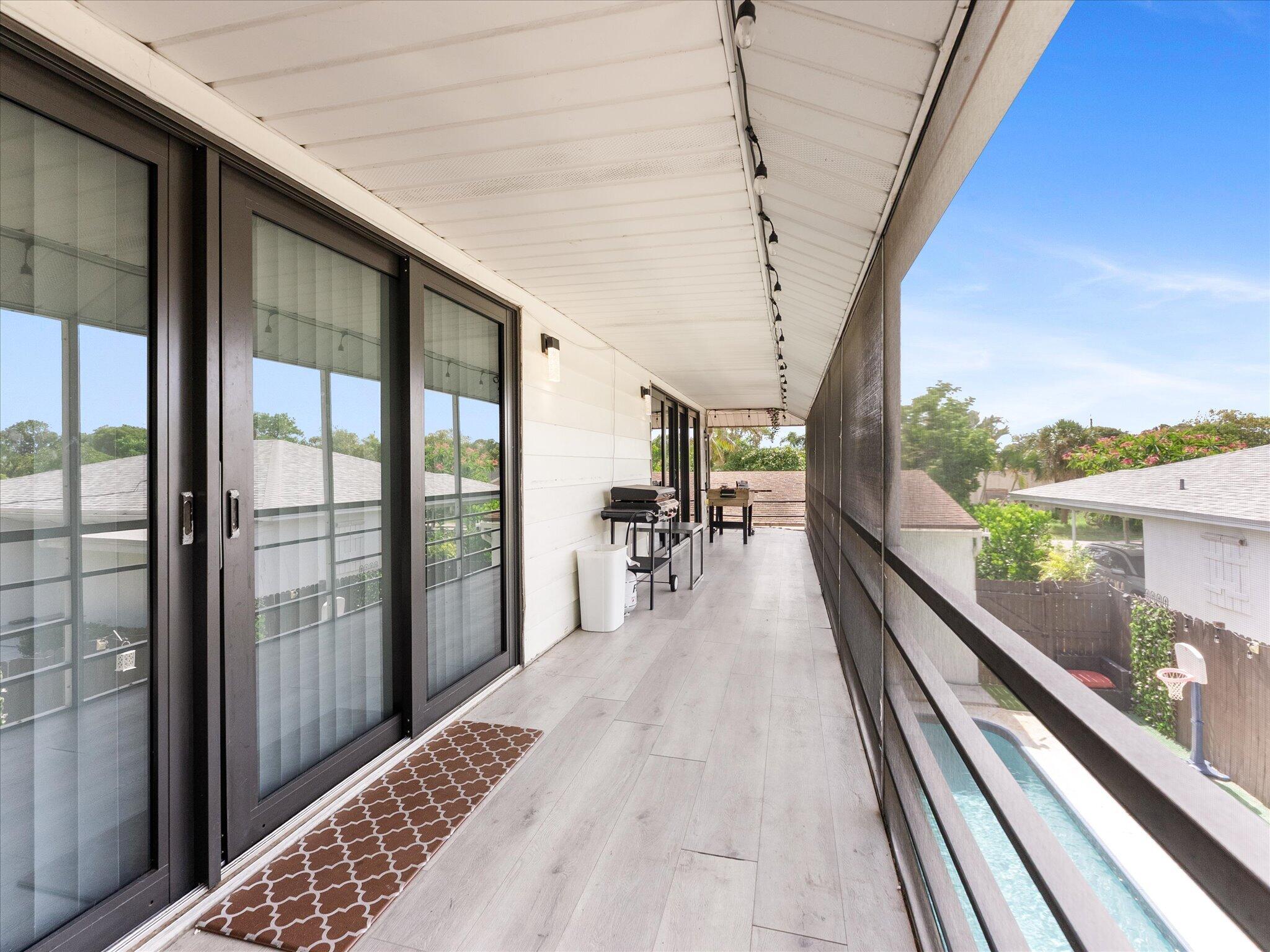 LAKE WORTH TOWN OF - Residential Income