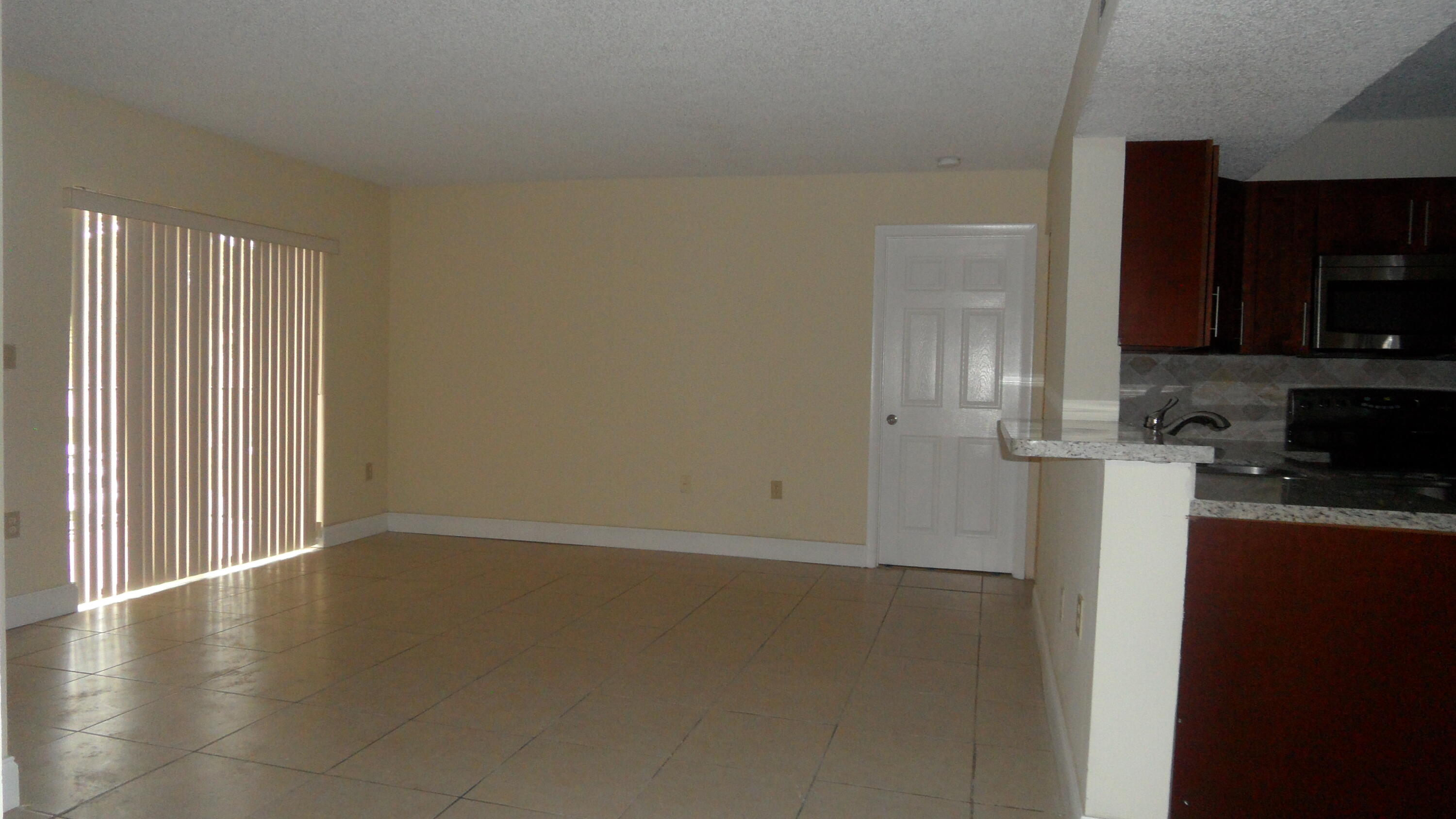 PALMS OF PEMBROKE CONDO - Residential Lease