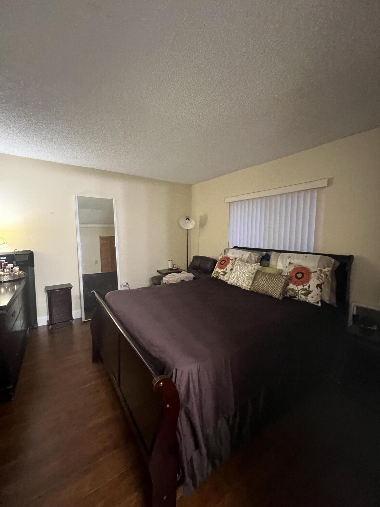 PALMS OF PEMBROKE CONDO - Residential Lease