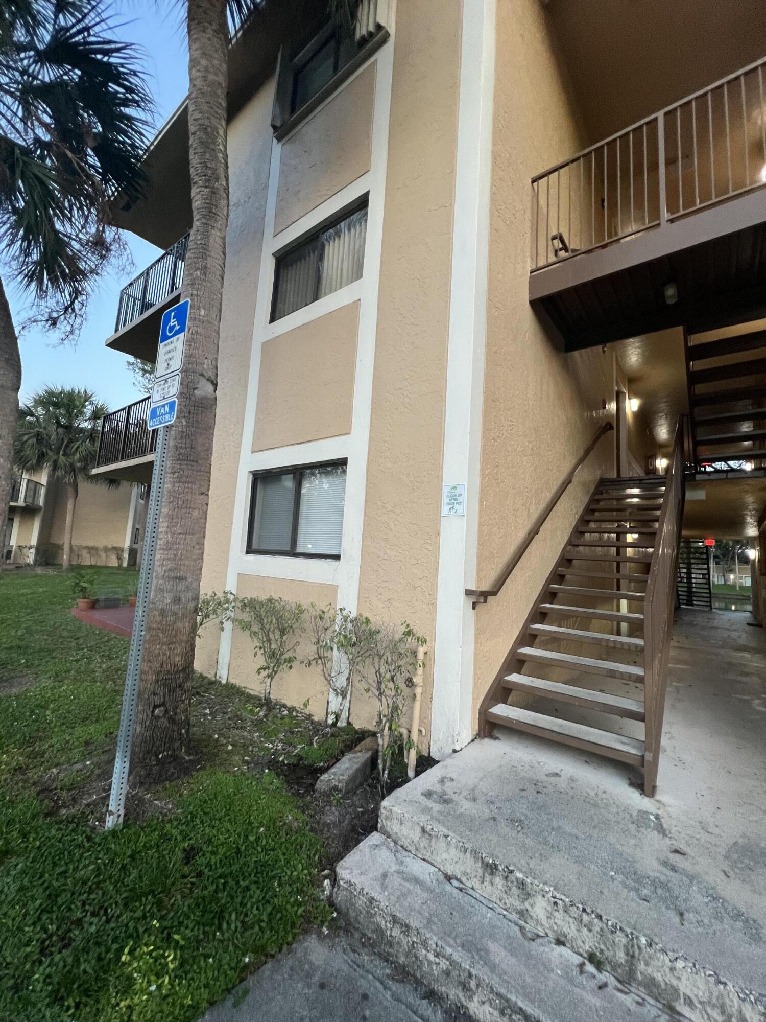 Nice, clean, and freshly painted large 2-bedroom split, 2-bathroom unit with a private balcony. Features tile flooring throughout the living areas and parquet flooring in the bedrooms. Updated kitchen with granite countertops and stainless steel appliances. Full-size washer and dryer in unit for added convenience. Enjoy resort-style community amenities including a clubhouse, swimming pool, tennis courts, fitness center, and more. Great location close to shopping, dining, public transportation, and major roadways. AVAILABLE NOW!