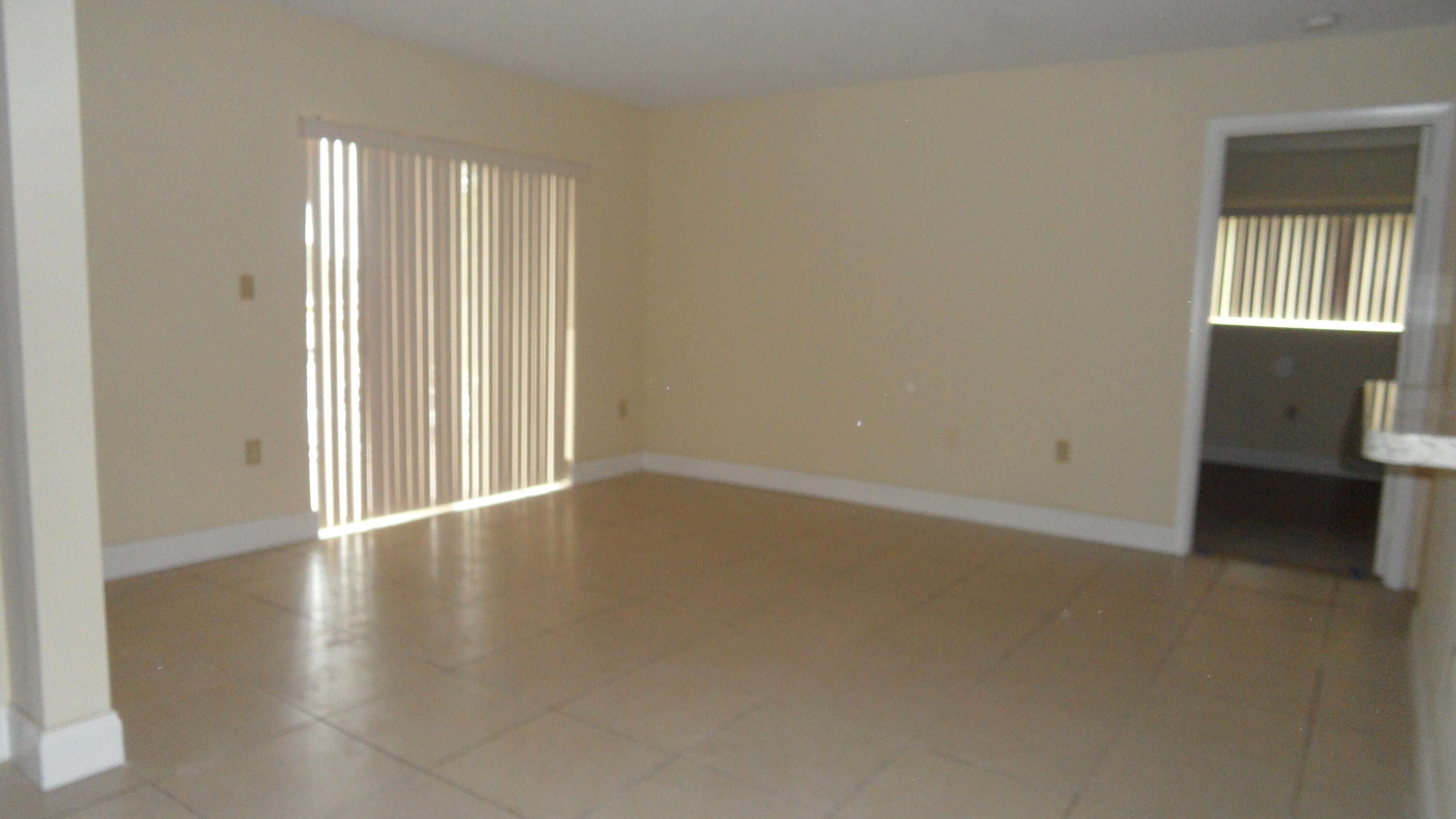PALMS OF PEMBROKE CONDO - Residential Lease