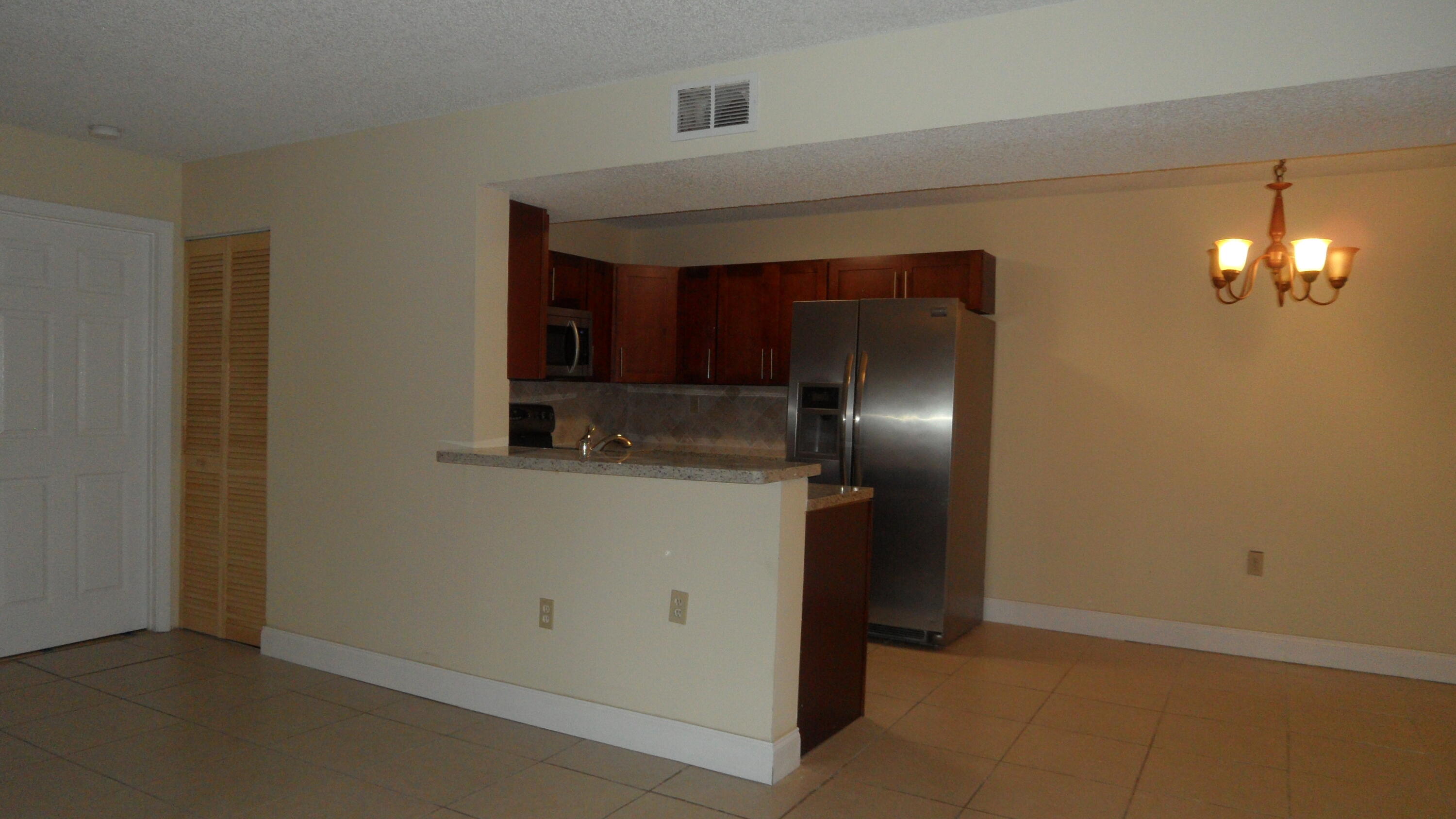 PALMS OF PEMBROKE CONDO - Residential Lease