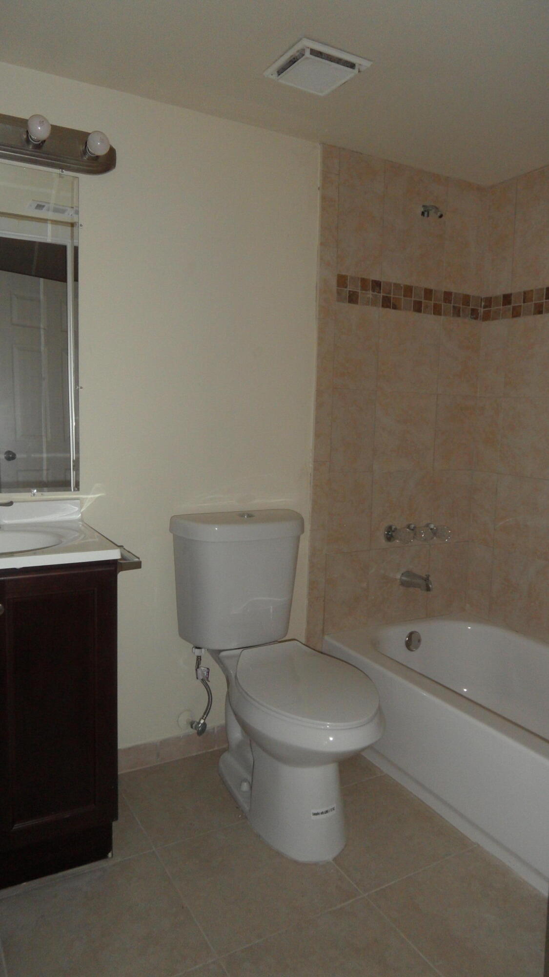 PALMS OF PEMBROKE CONDO - Residential Lease