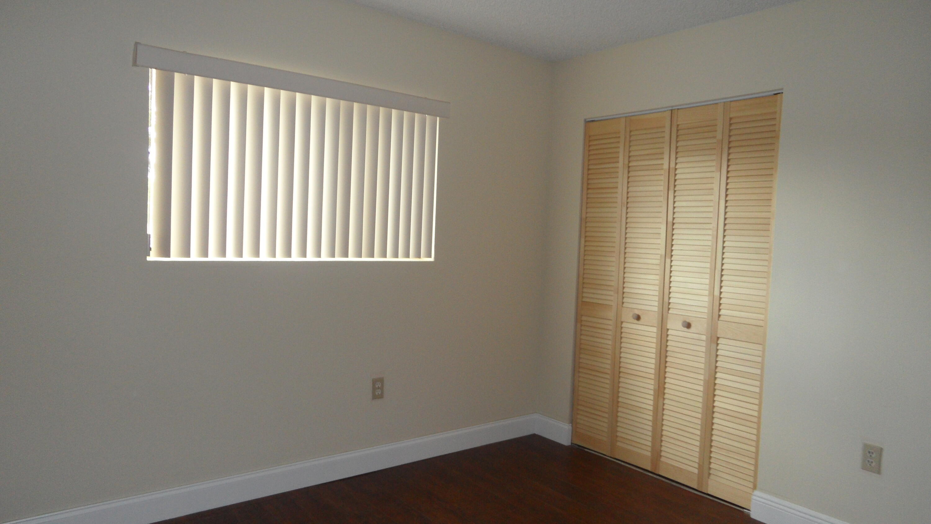 PALMS OF PEMBROKE CONDO - Residential Lease