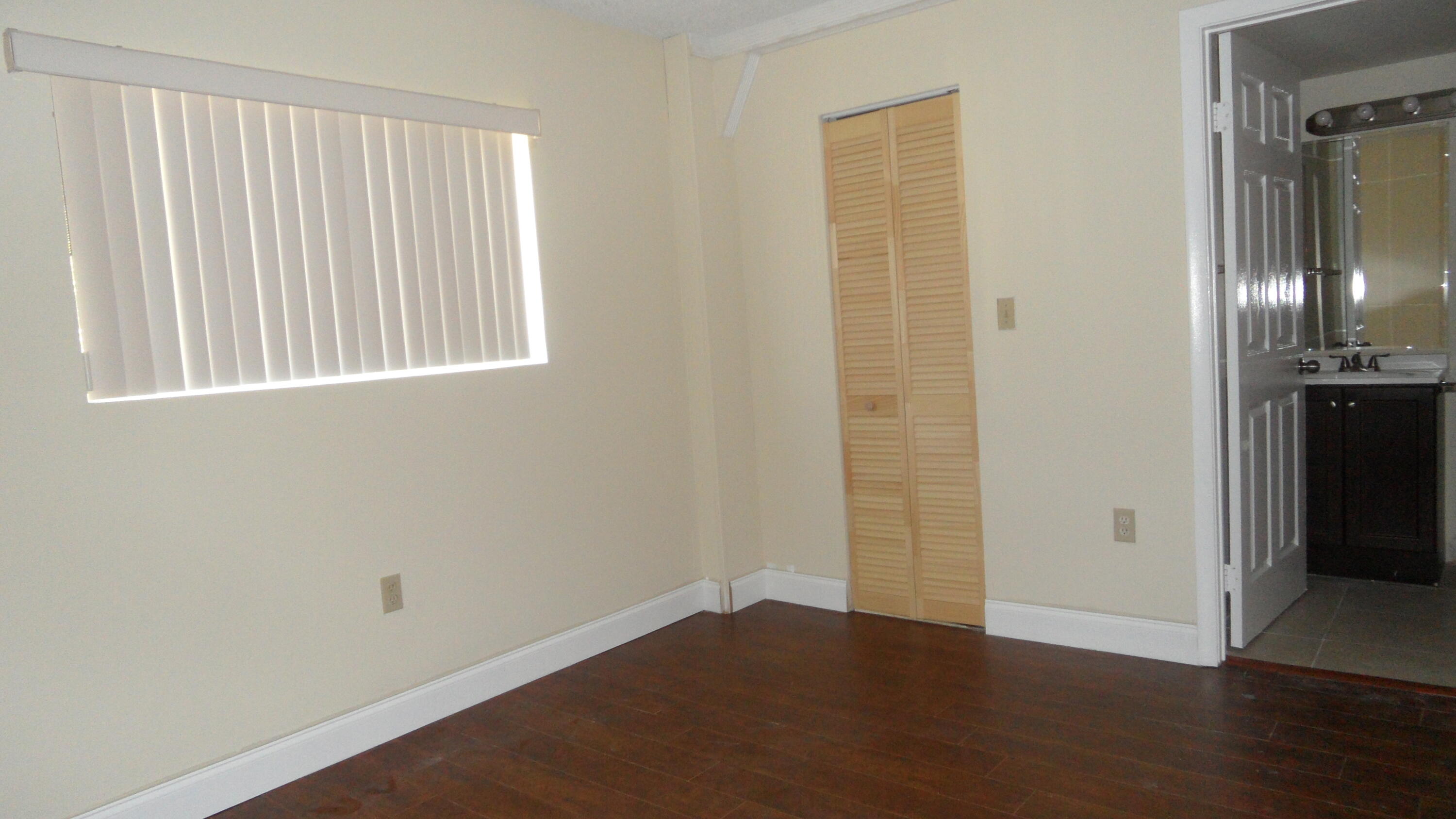 PALMS OF PEMBROKE CONDO - Residential Lease