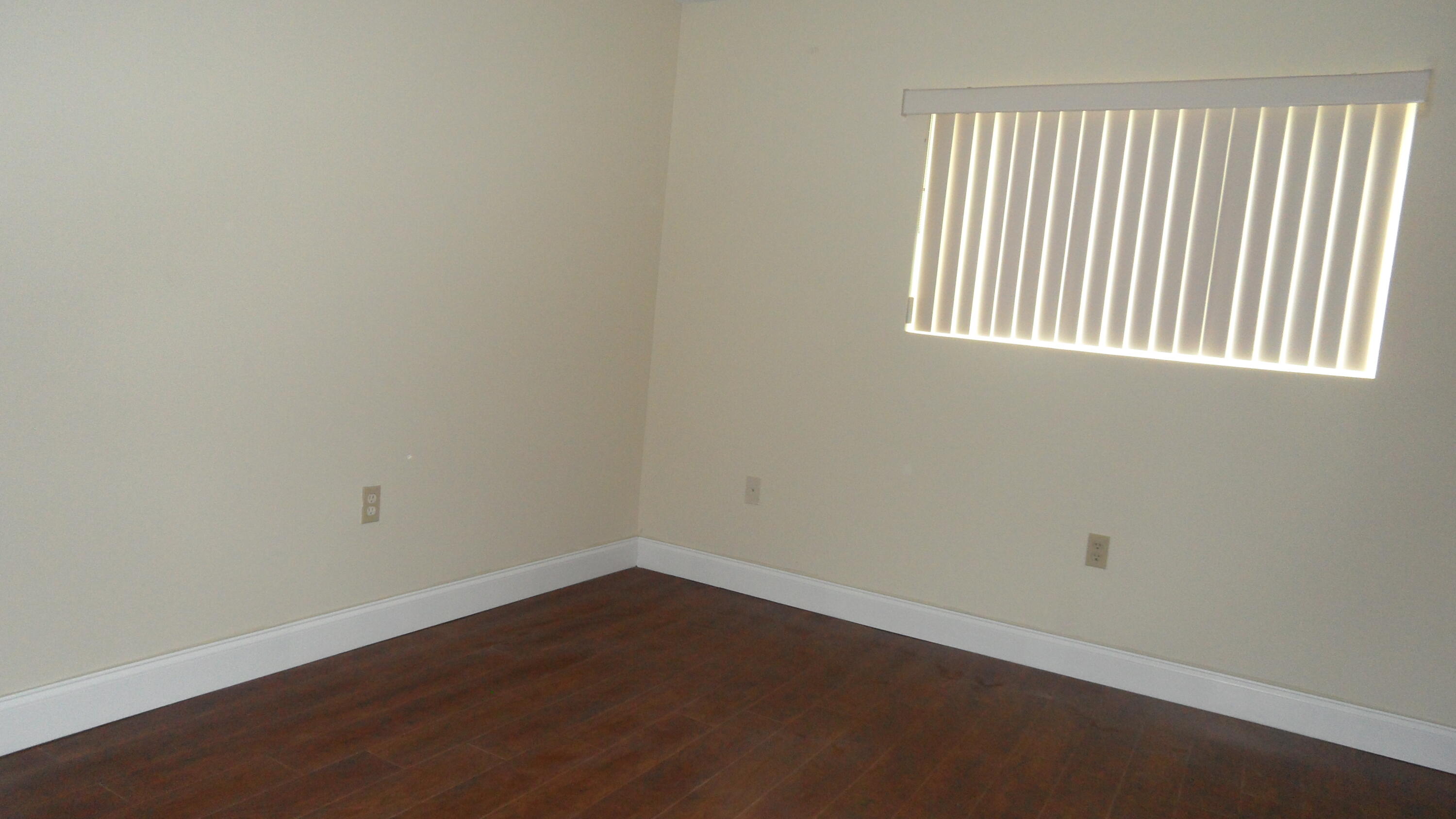 PALMS OF PEMBROKE CONDO - Residential Lease