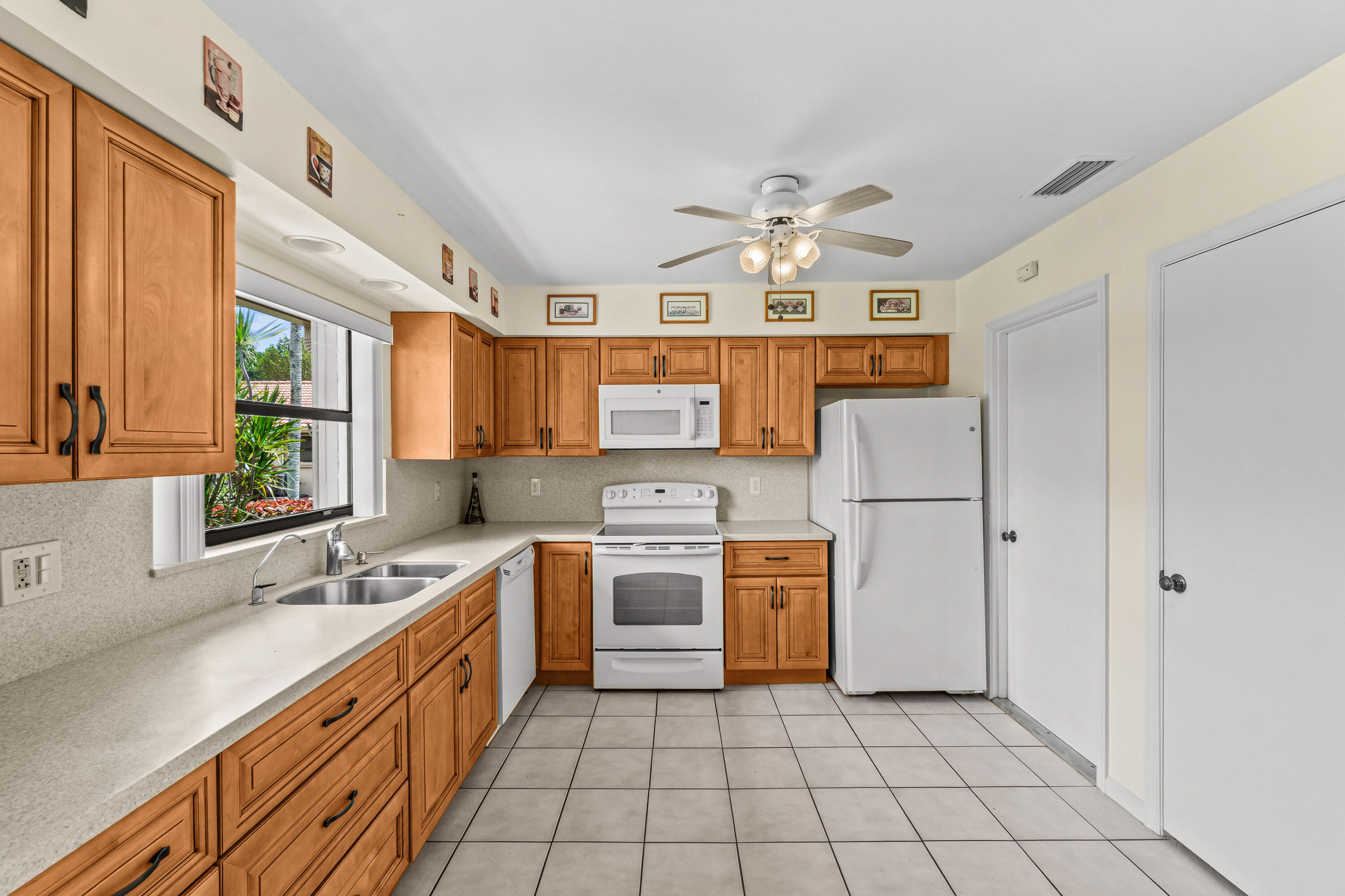BENT TREE VILLAS WEST CONDO - Residential