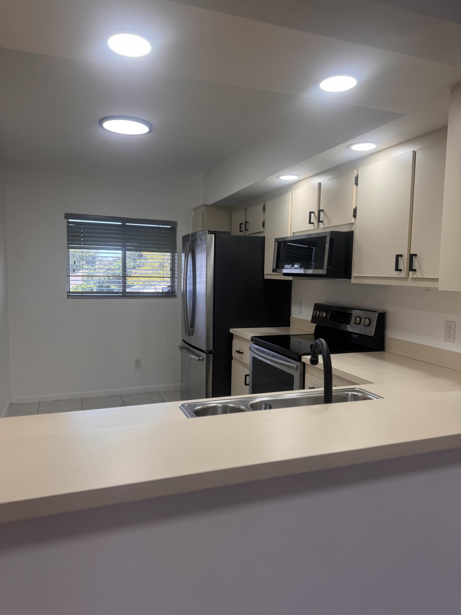 BARRINGTON AT POINCIANA CONDO - Residential