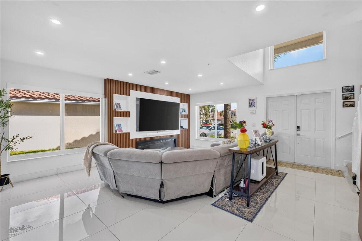 BOCA CHASE TR 4 - Residential