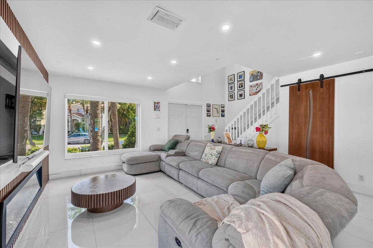 BOCA CHASE TR 4 - Residential