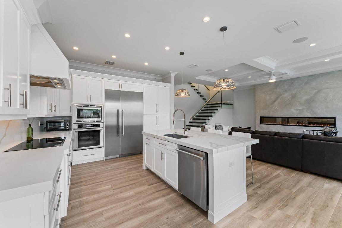 INTRACOASTAL PARK - Residential