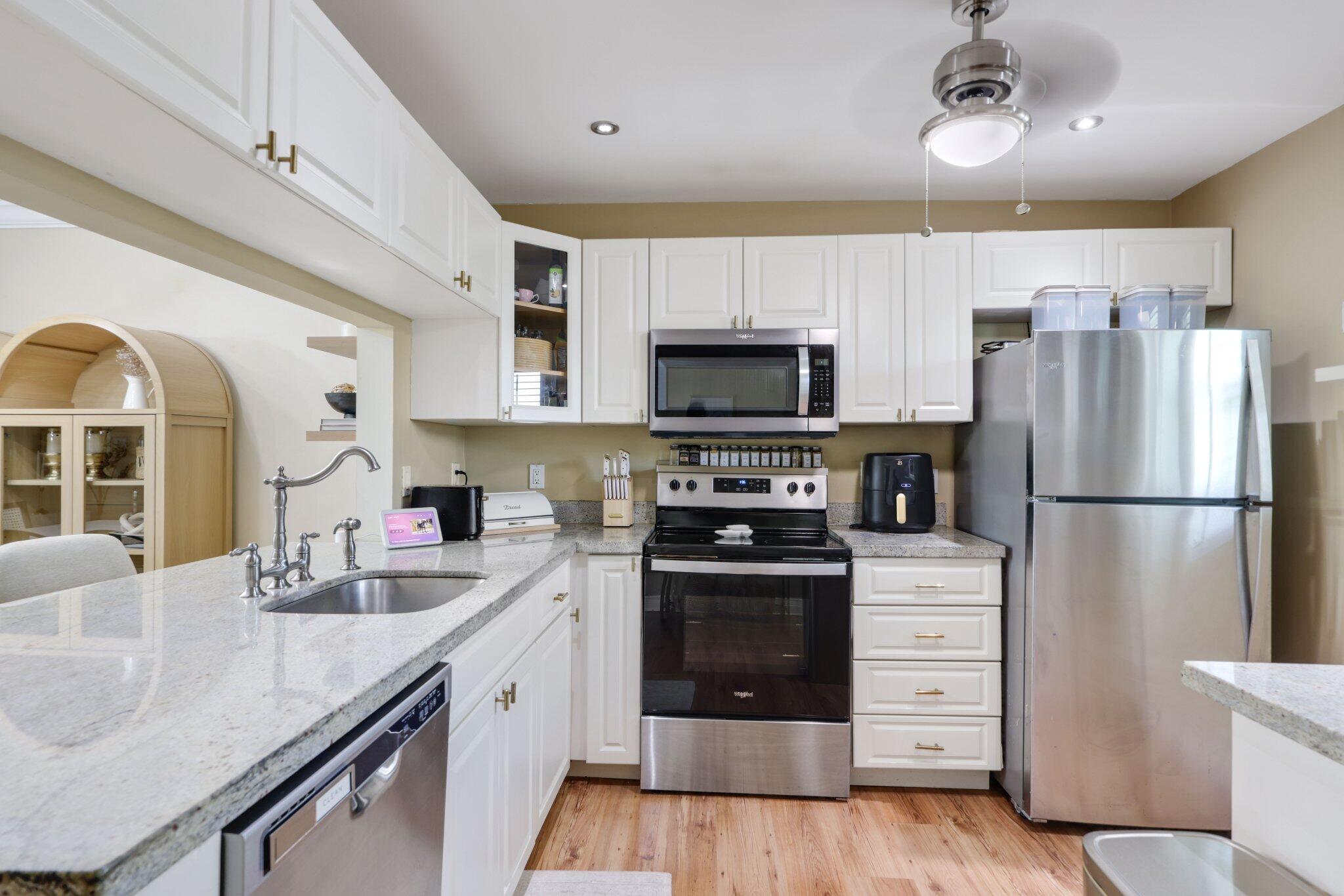 LAGO DEL REY CONDO - Residential Lease