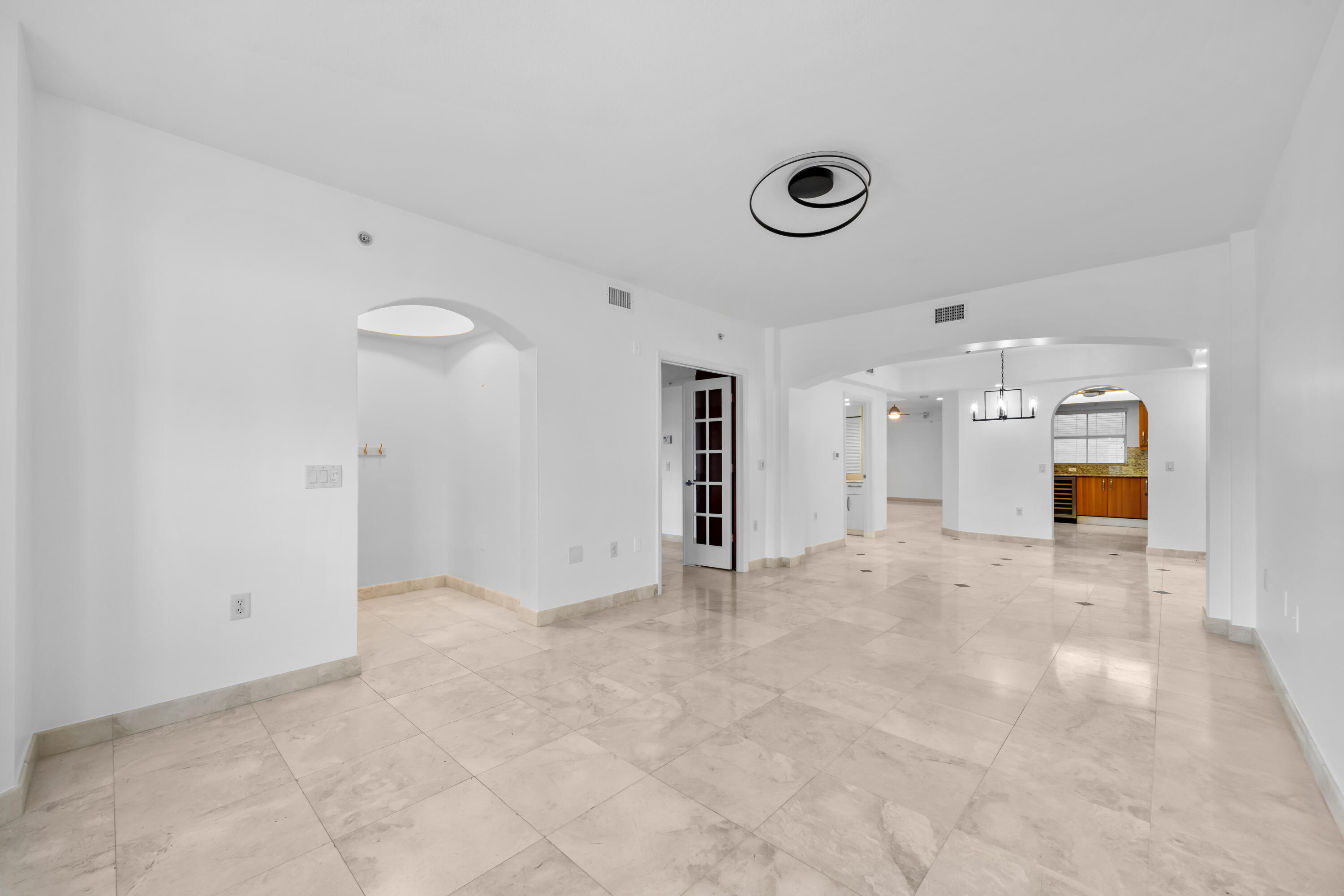 OCEAN PLAZA ON DEERFIELD BEACH - Residential