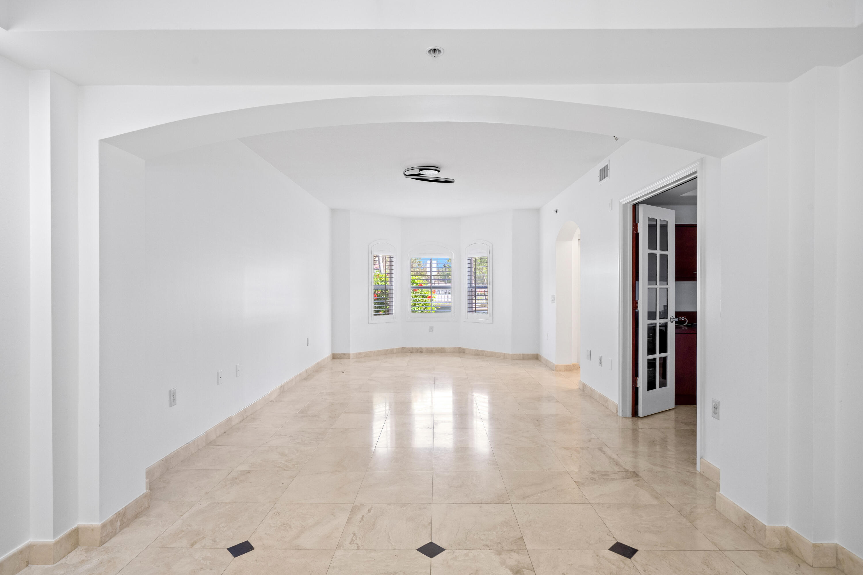 OCEAN PLAZA ON DEERFIELD BEACH - Residential