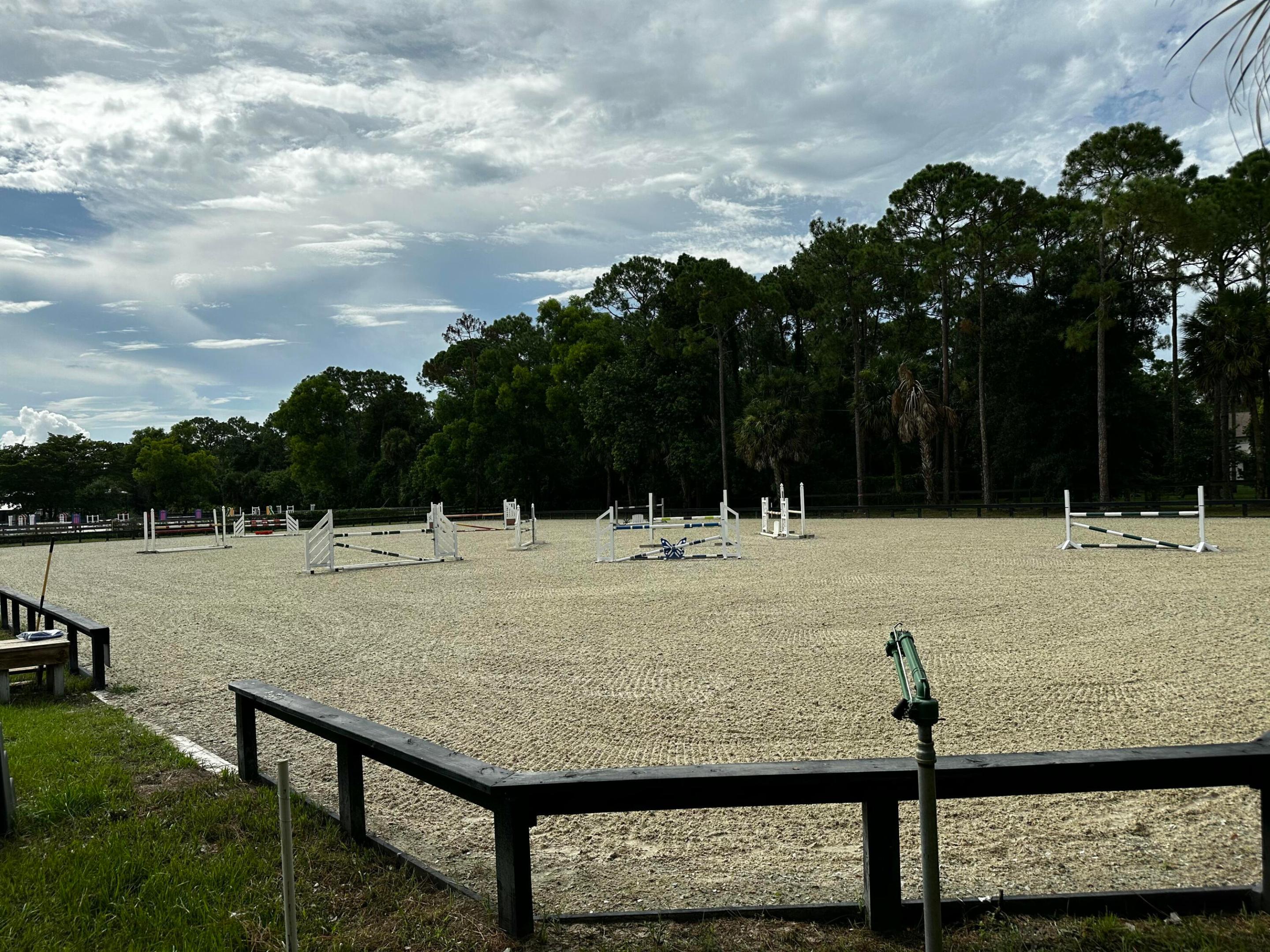 LOXAHATCHEE GROVES - Residential