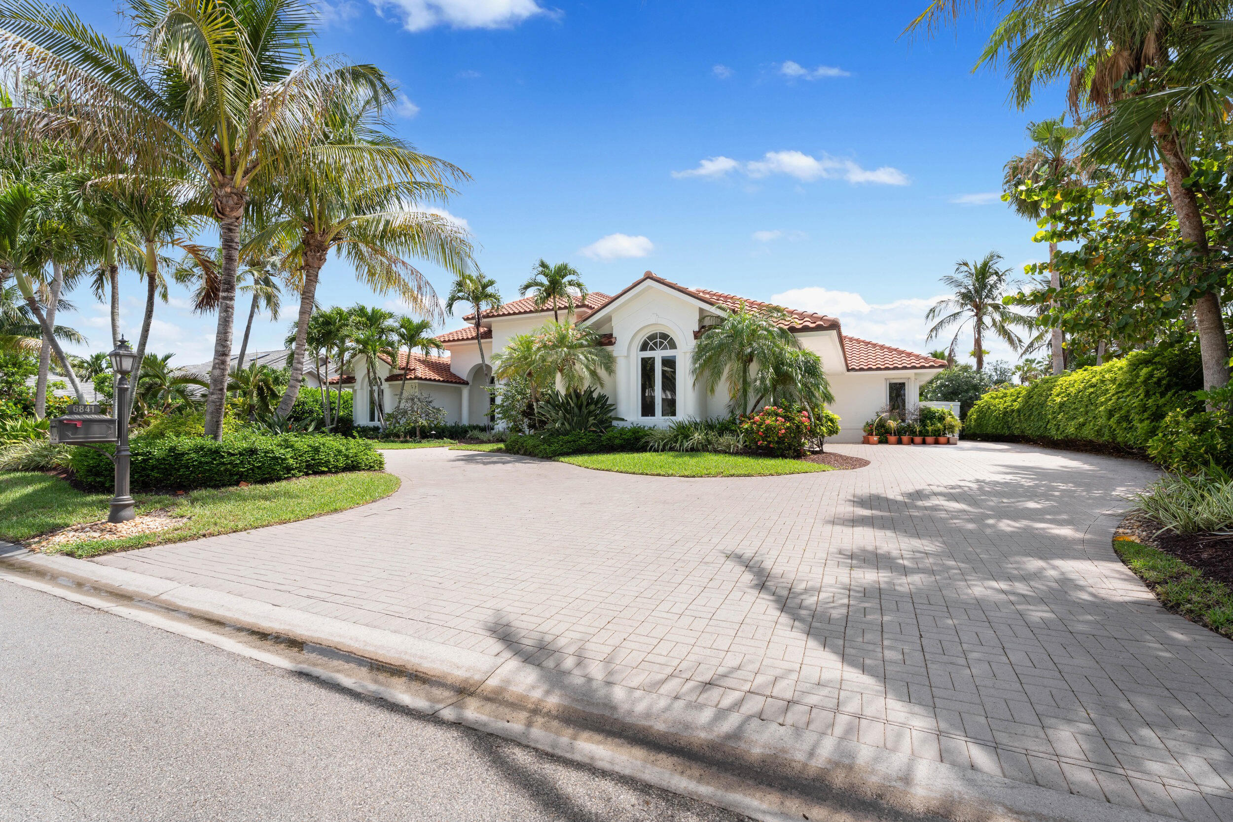 SAILFISH POINT - Residential