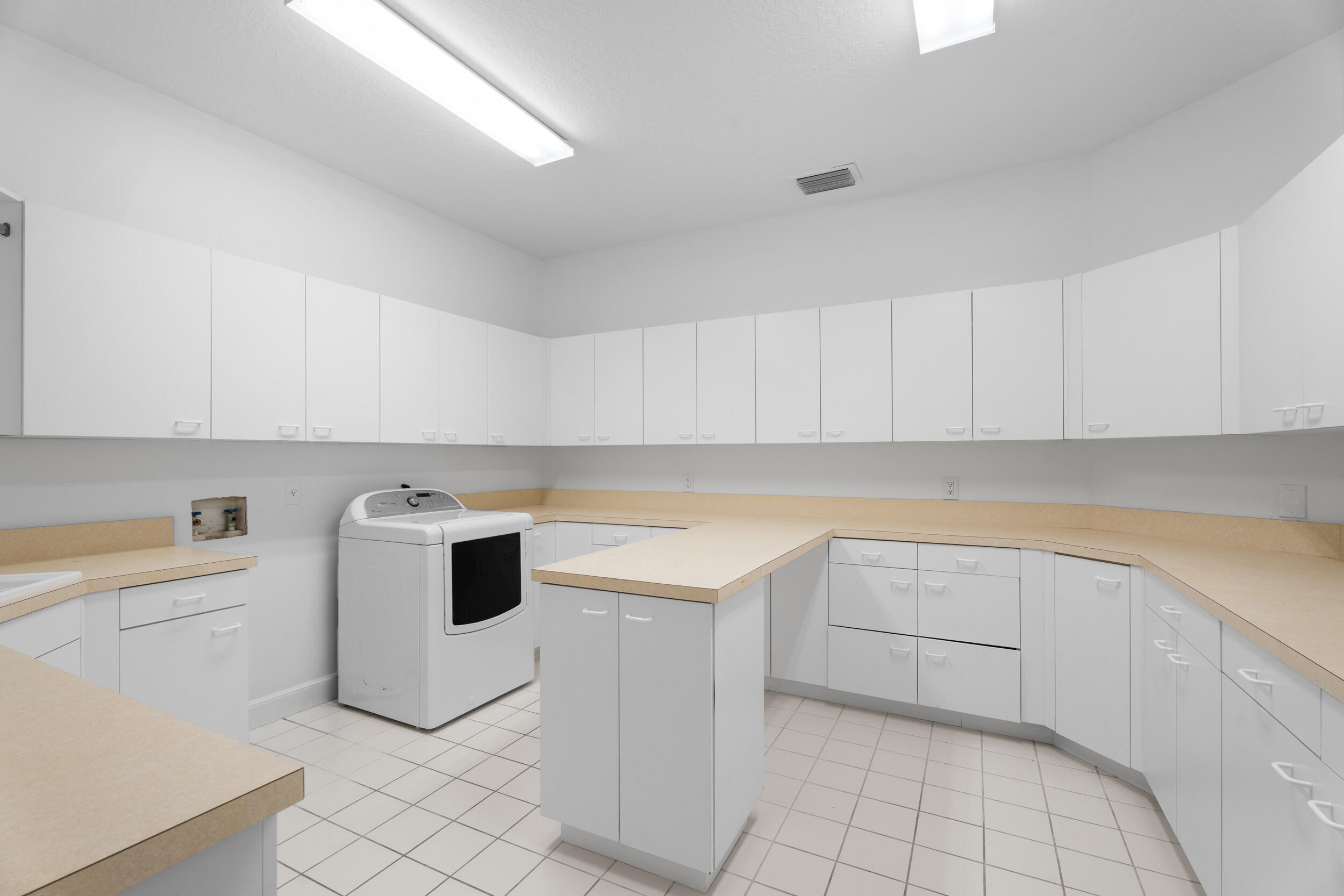 SAILFISH POINT - Residential