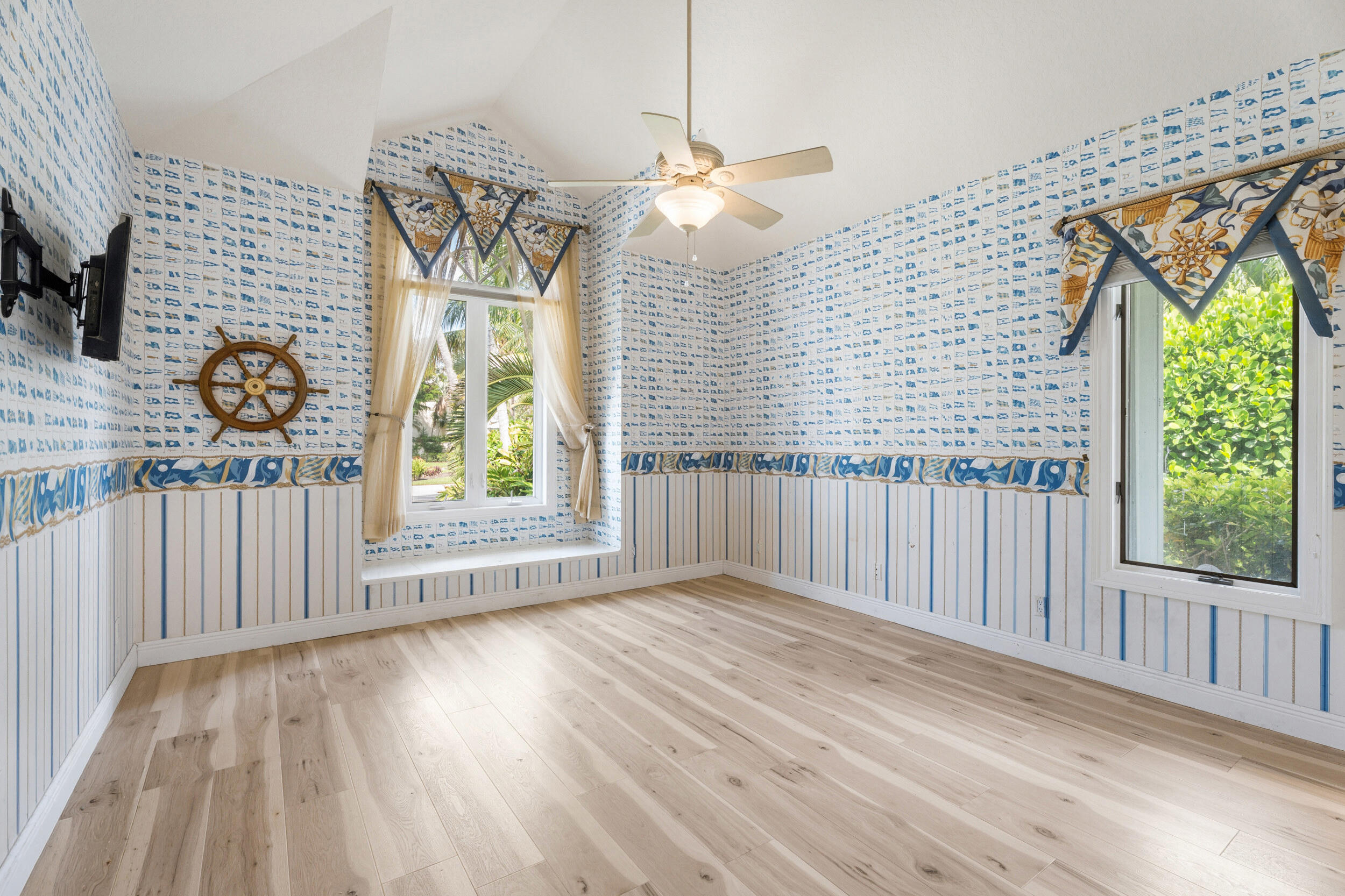 SAILFISH POINT - Residential