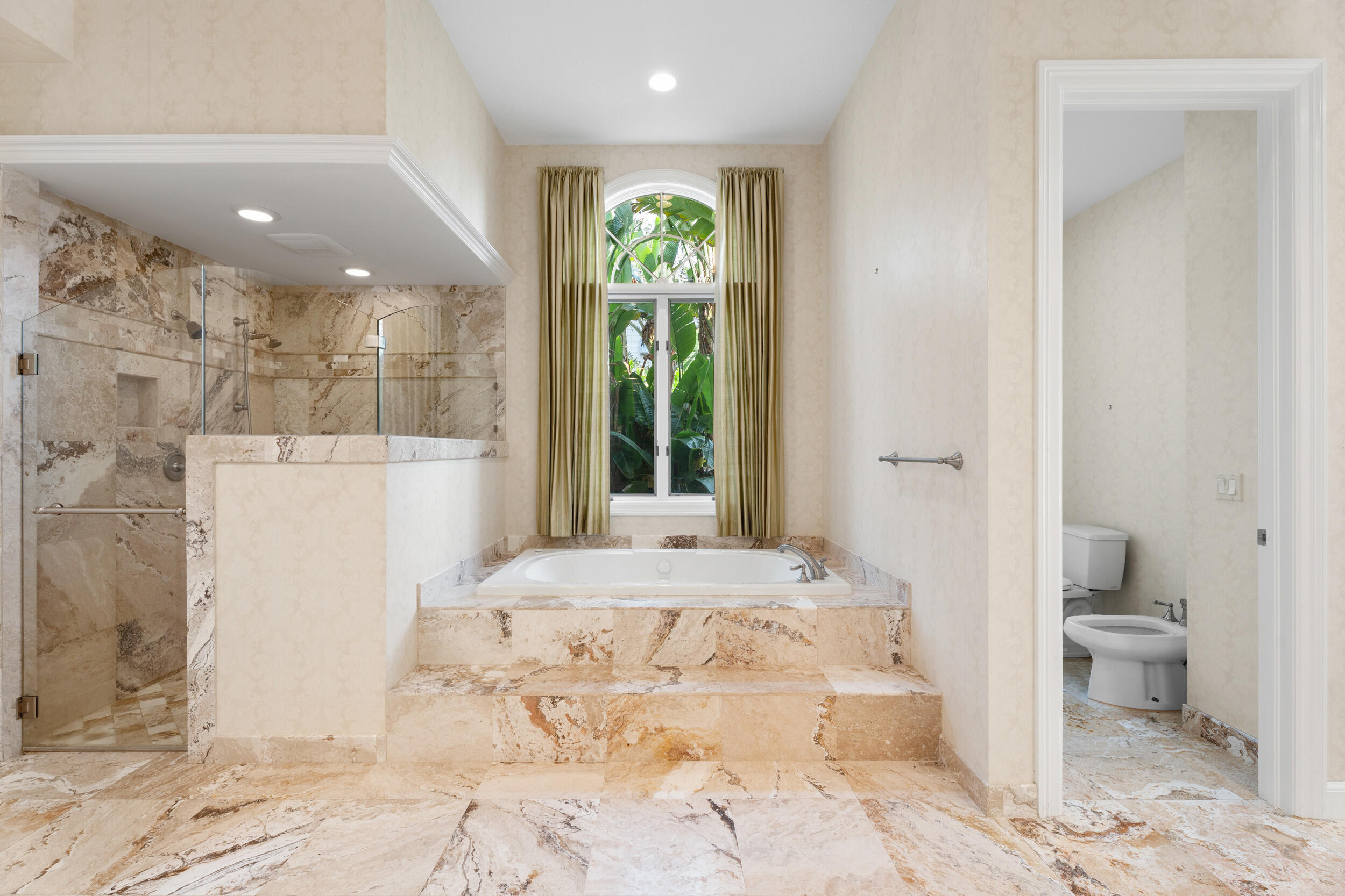 SAILFISH POINT - Residential