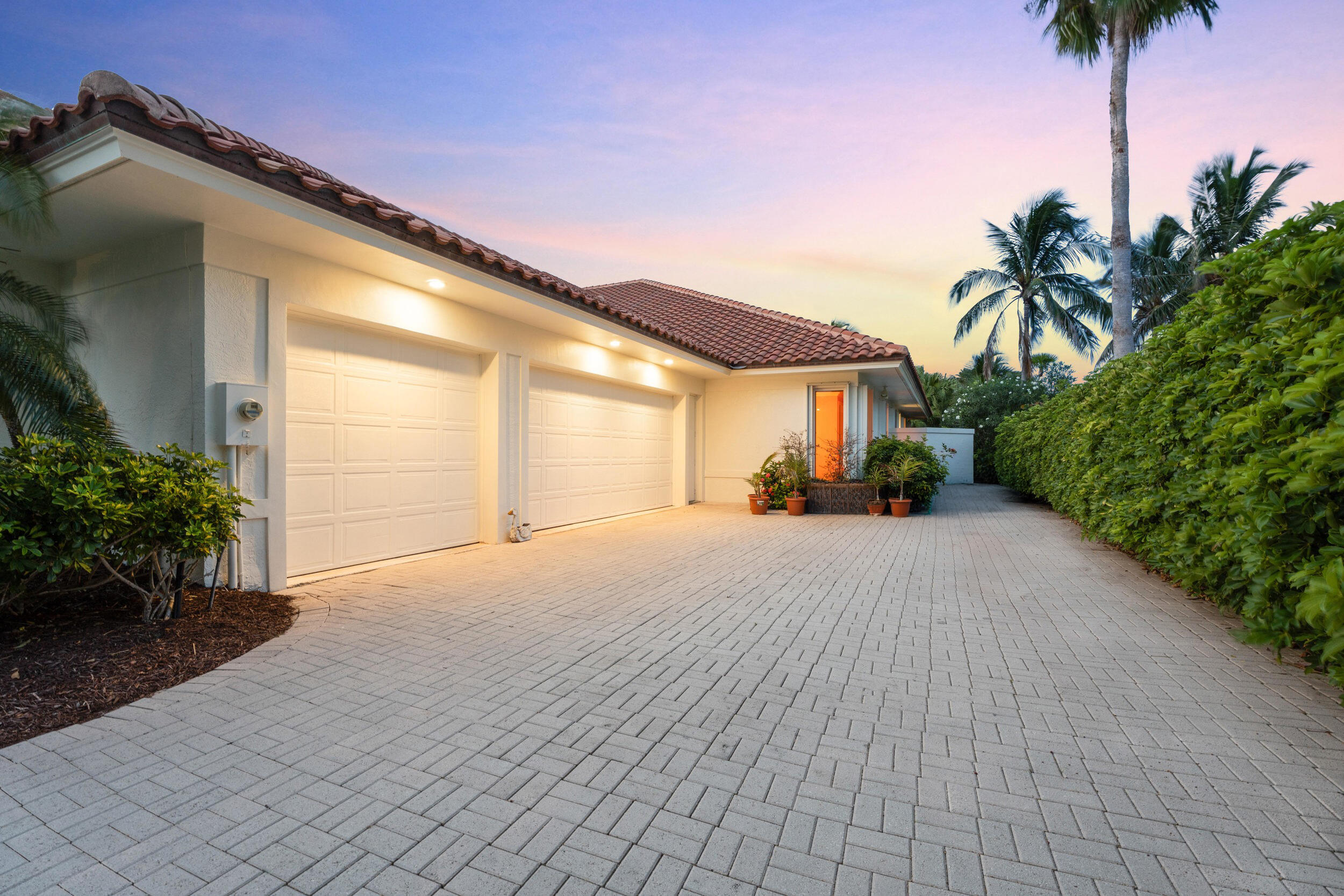 SAILFISH POINT - Residential