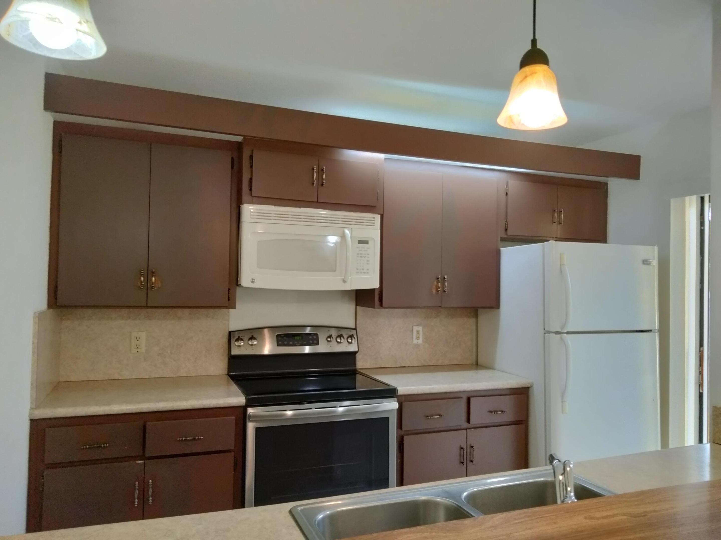 2BR/2.5BTH WITH DIRECT CANAL VIEW FROM 2 BALCONIES, PRIVATE FENCED YARD. TILE & WOOD FLOOR. TILED PATIO. WATER,WIFI & BASIC CABLE ARE INCLUDED. PETS ARE WELCOME. 2 ASSIGNED PARKING. COMMUNITY ''SANDALWOOD LAKES'' HAS OLYMPIC SIZE POOL ,TENNIS COURTS. CLOSE TO I-95, OUTLET MALL,CITY PLACE.