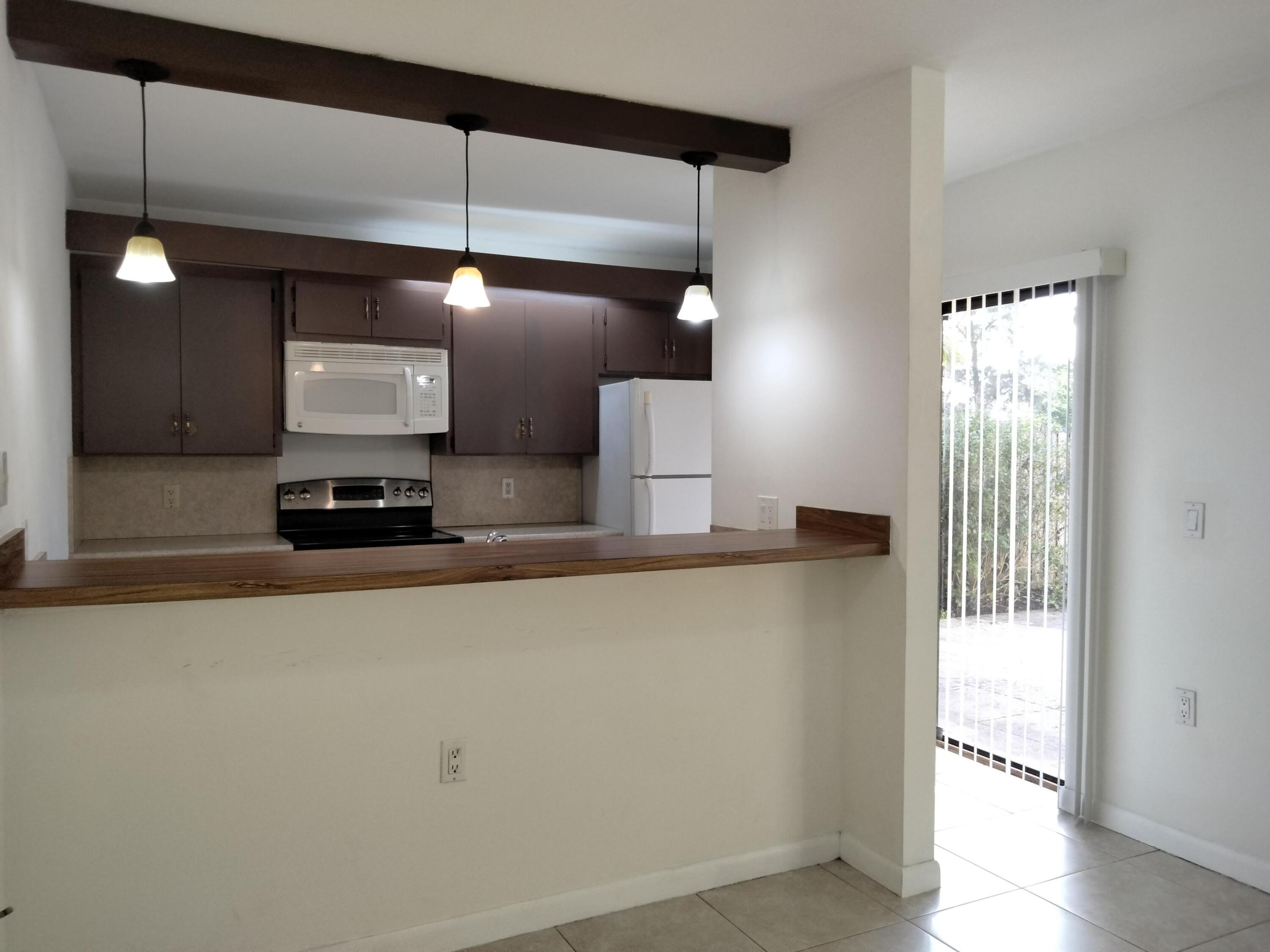 VILLAGE OF SANDALWOOD LAKES 3 - Residential