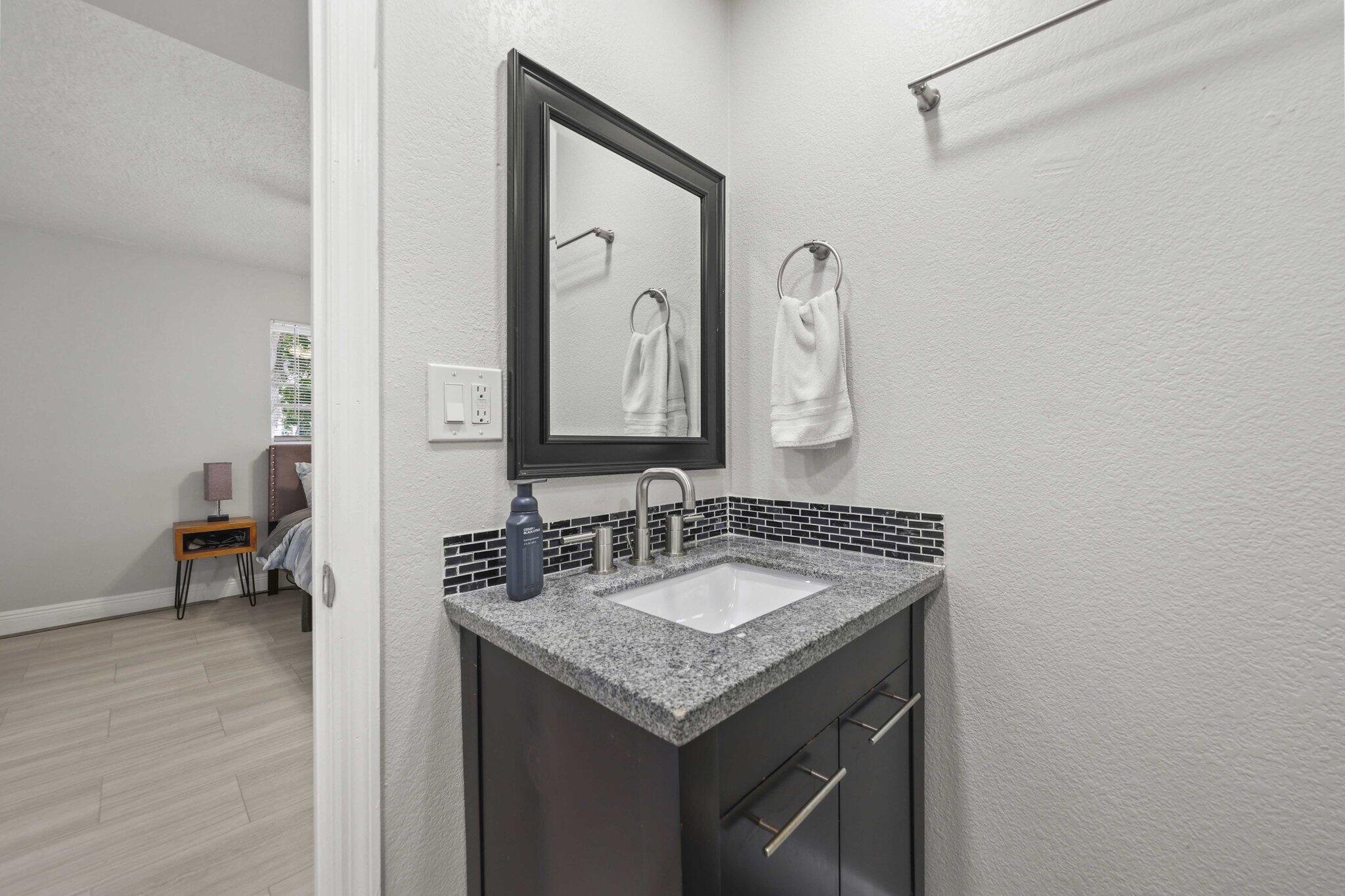 BOULEVARD PARK ISLES SEC 4 - Residential Lease