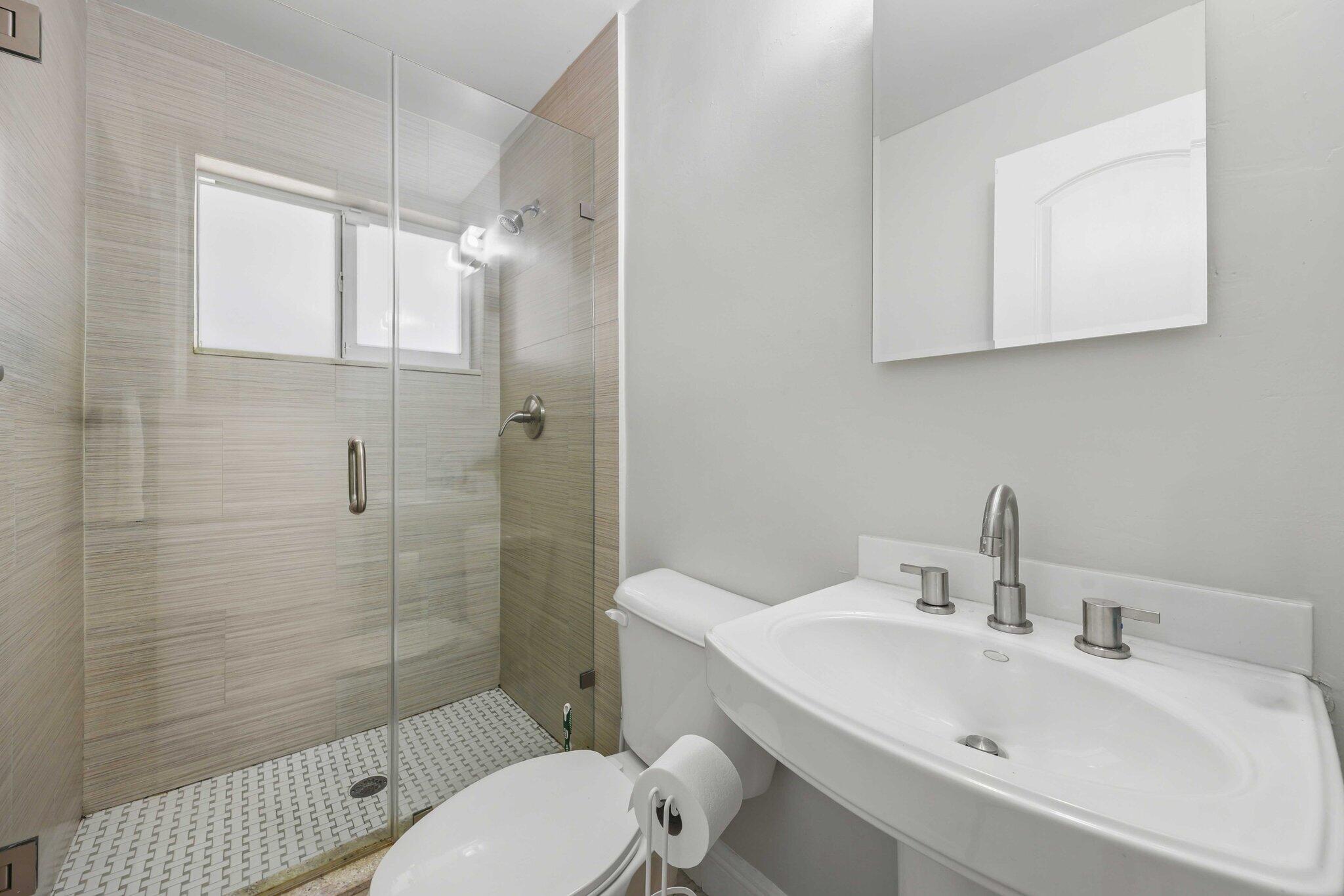BOULEVARD PARK ISLES SEC 4 - Residential Lease