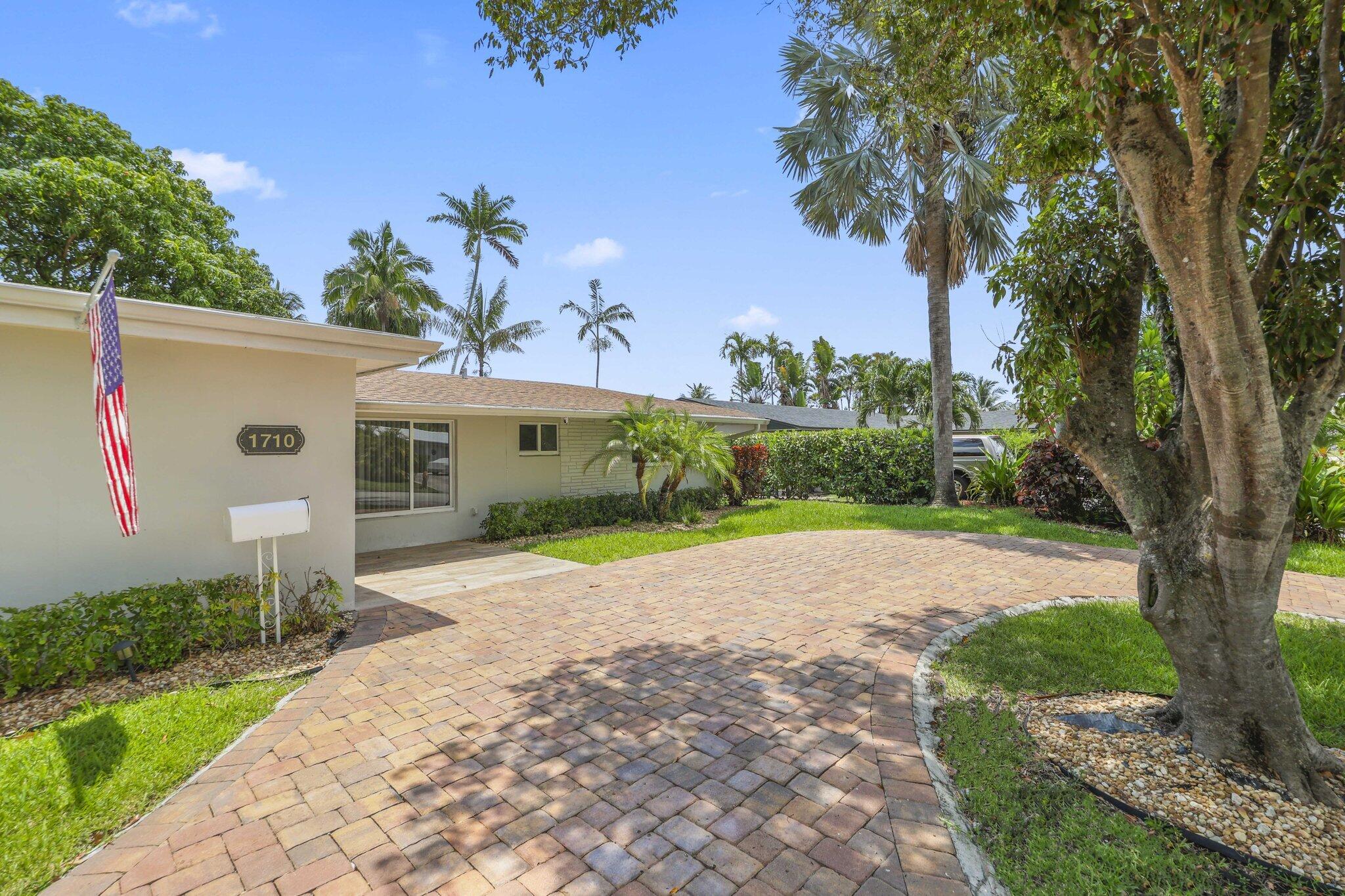 BOULEVARD PARK ISLES SEC 4 - Residential Lease