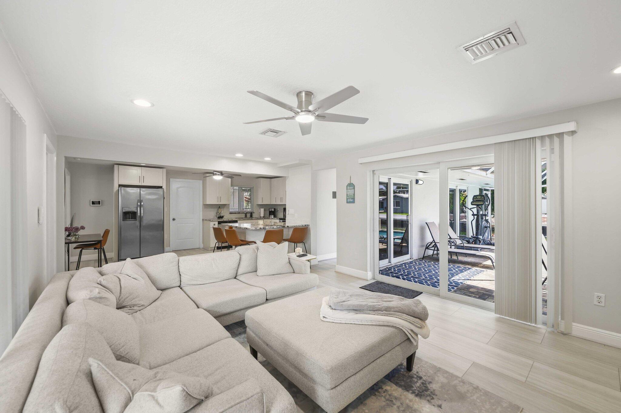 BOULEVARD PARK ISLES SEC 4 - Residential Lease