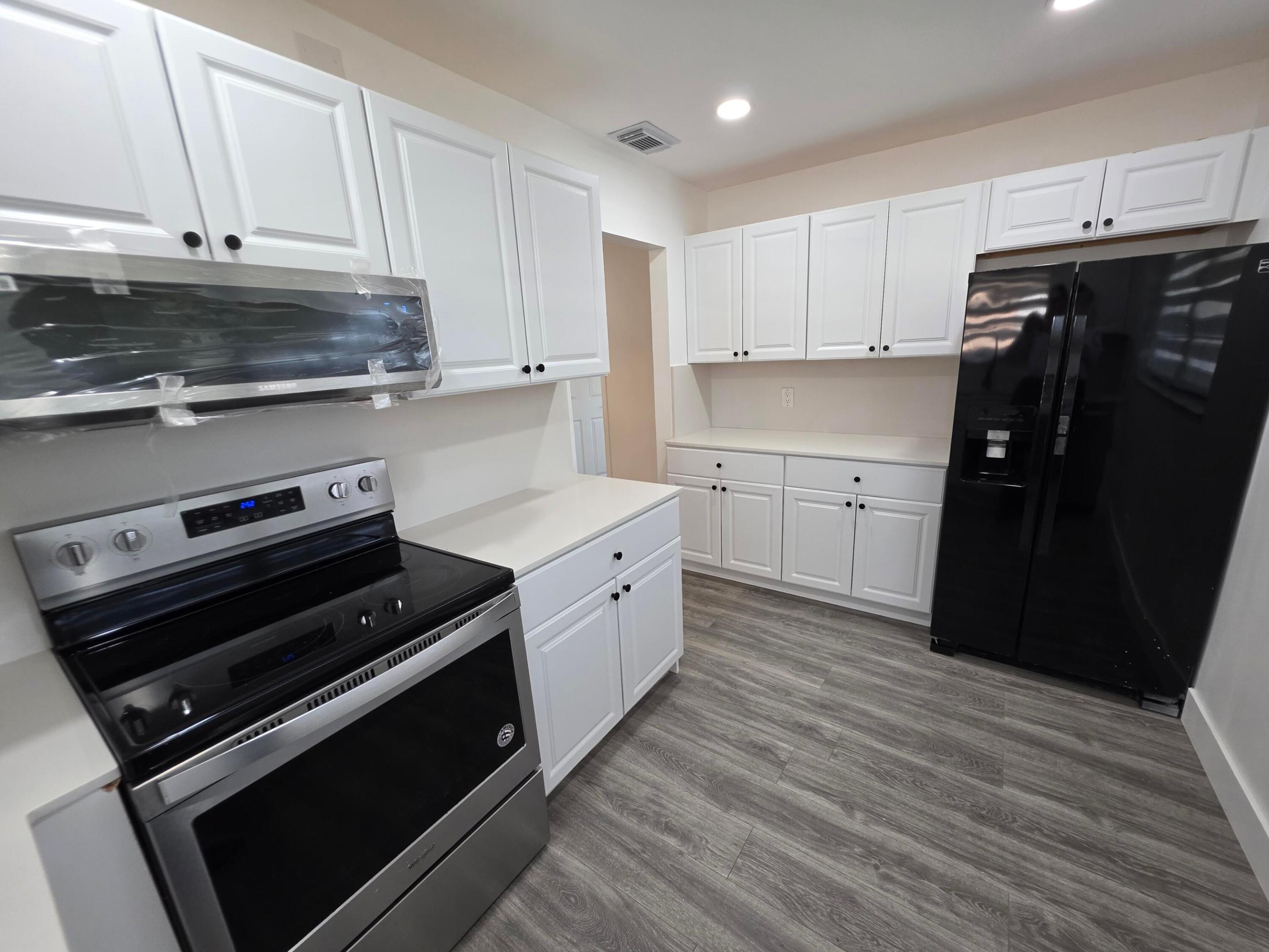 COUNTRY MANORS CONDO - Residential