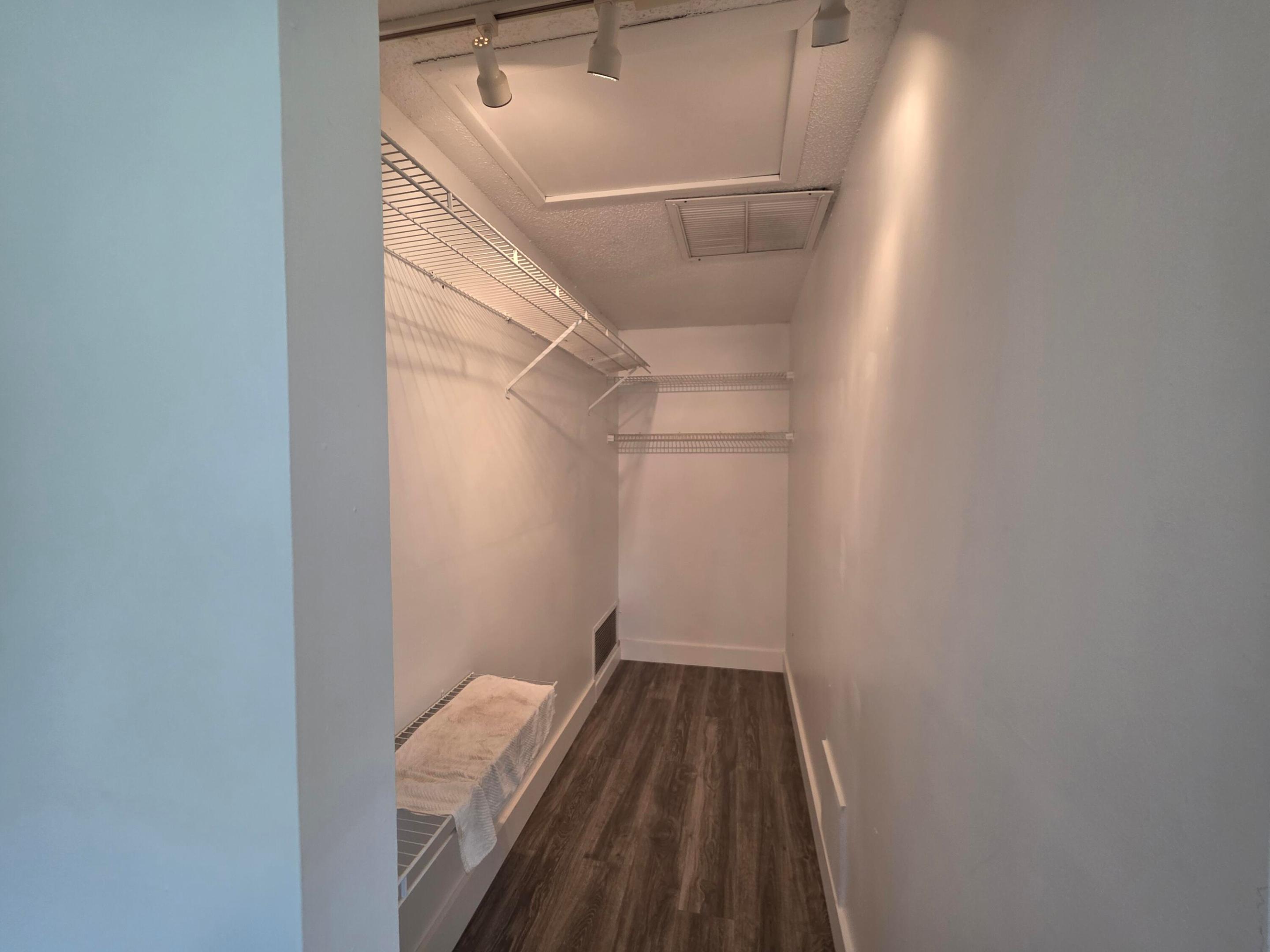 COUNTRY MANORS CONDO - Residential