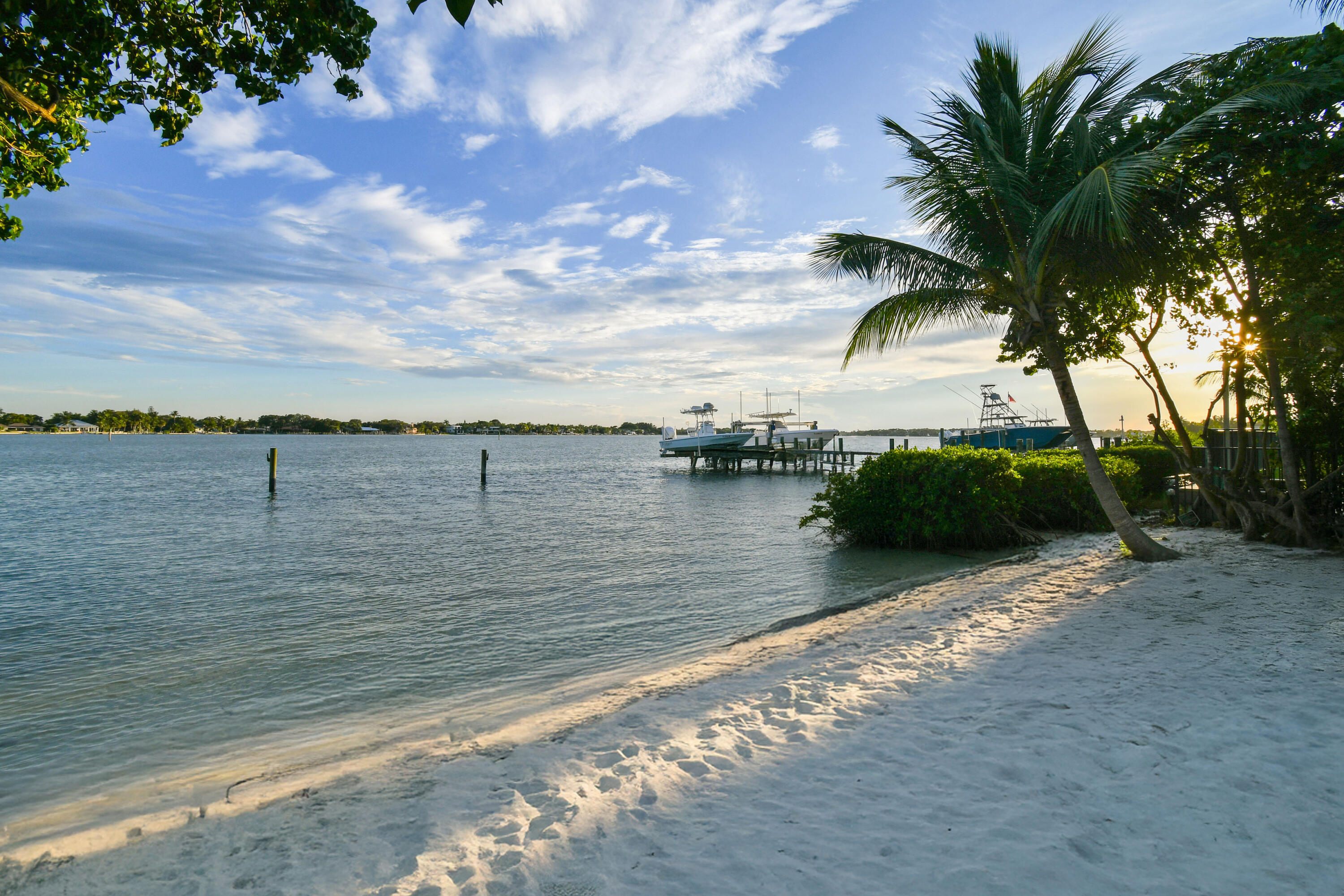 RIVERSIDE ON THE LOXAHATCHEE - Residential